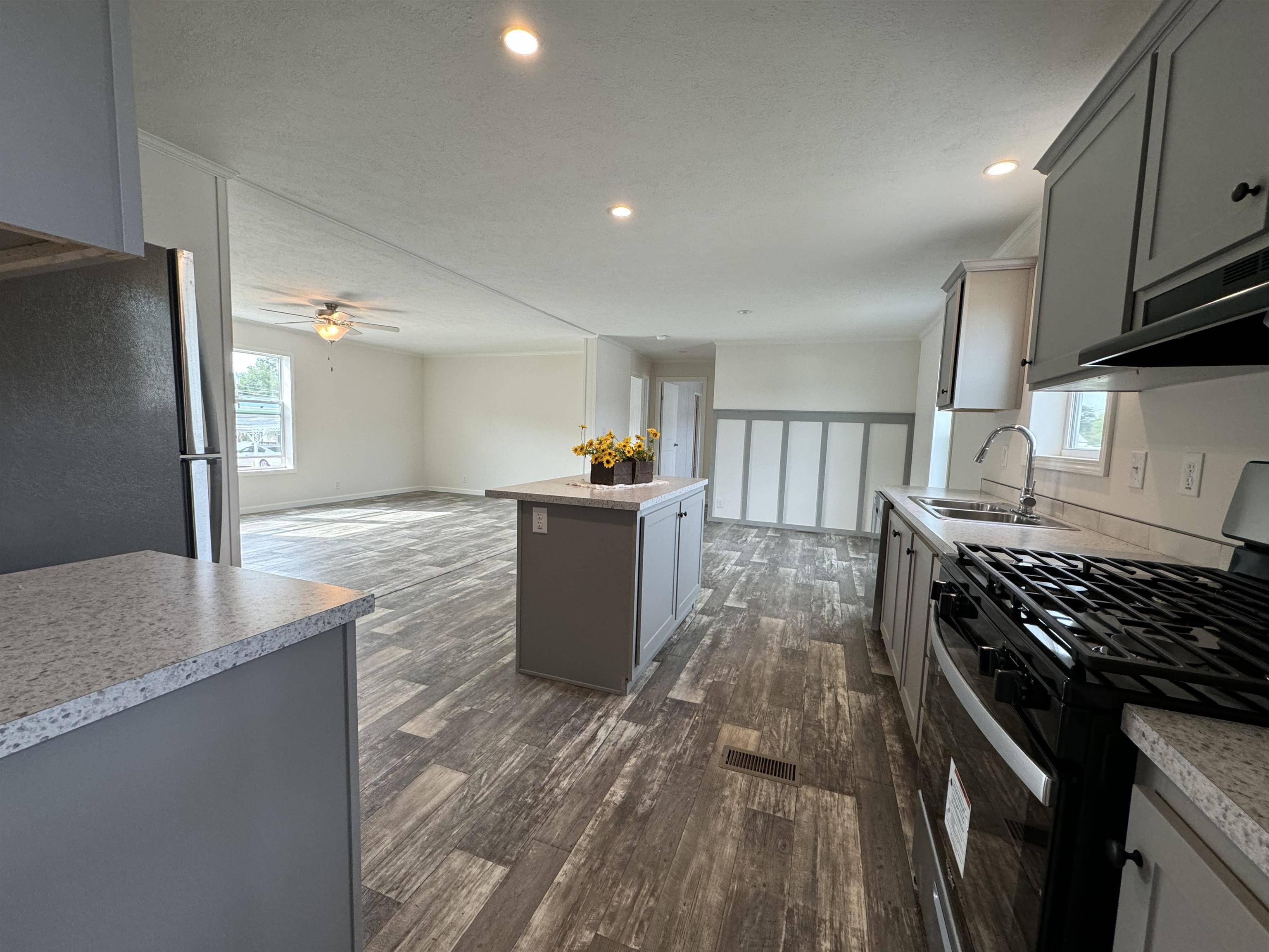 Colebrook, NH 03576,29 Pine ST