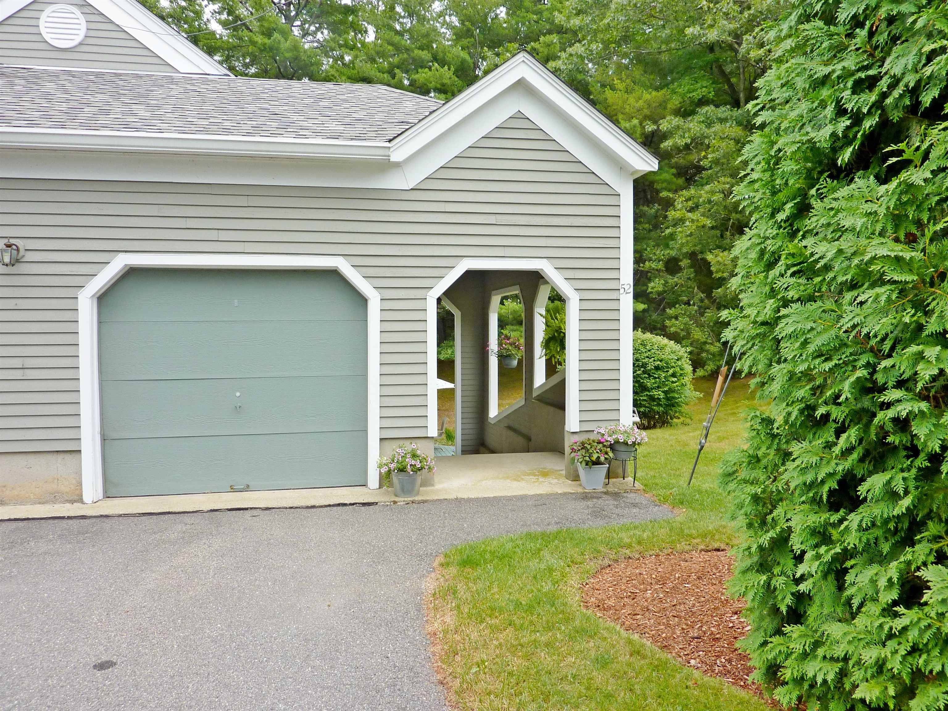 Nashua, NH 03062,52 Heather CT