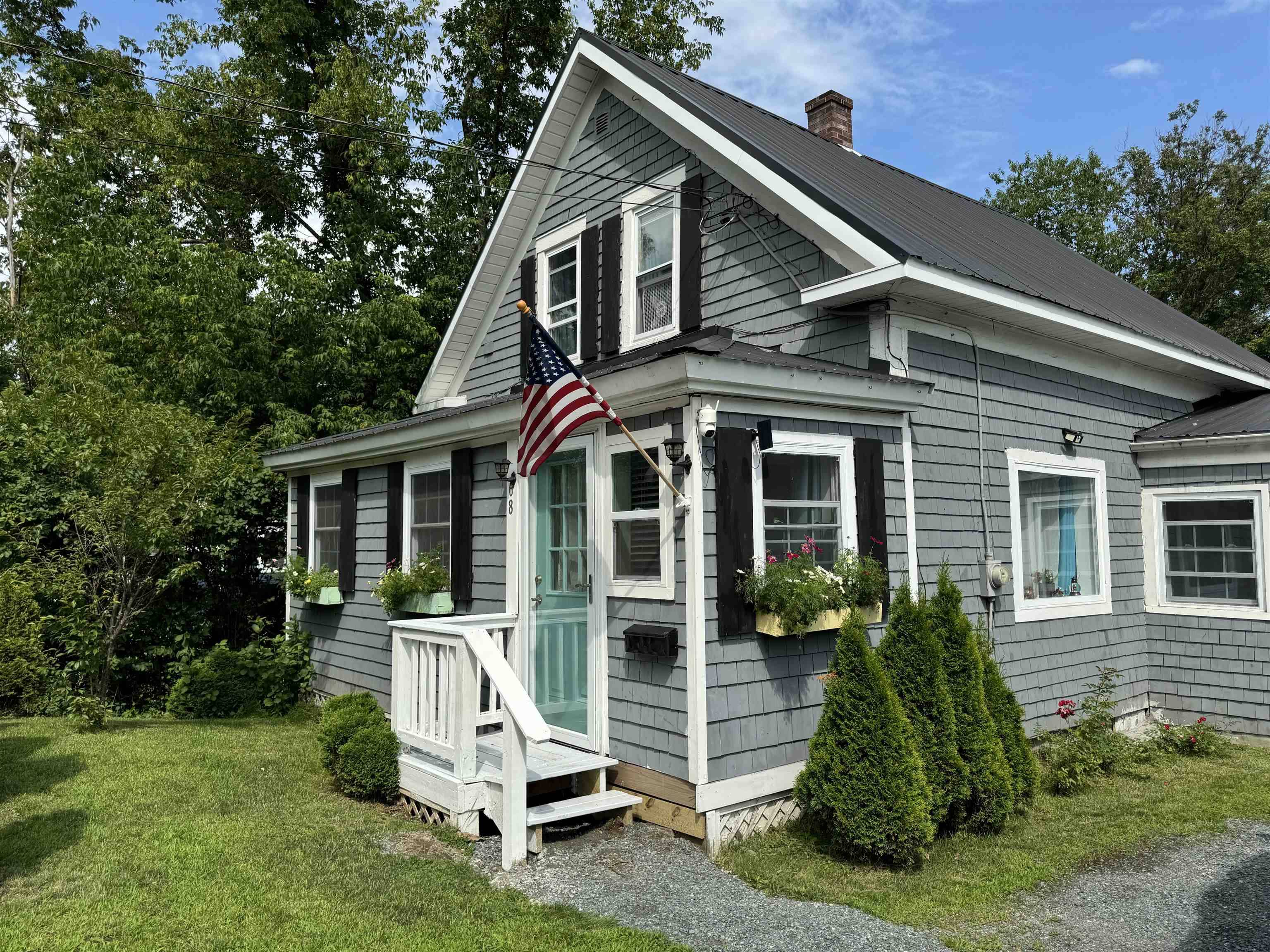 Lancaster, NH 03584,68 Prospect ST