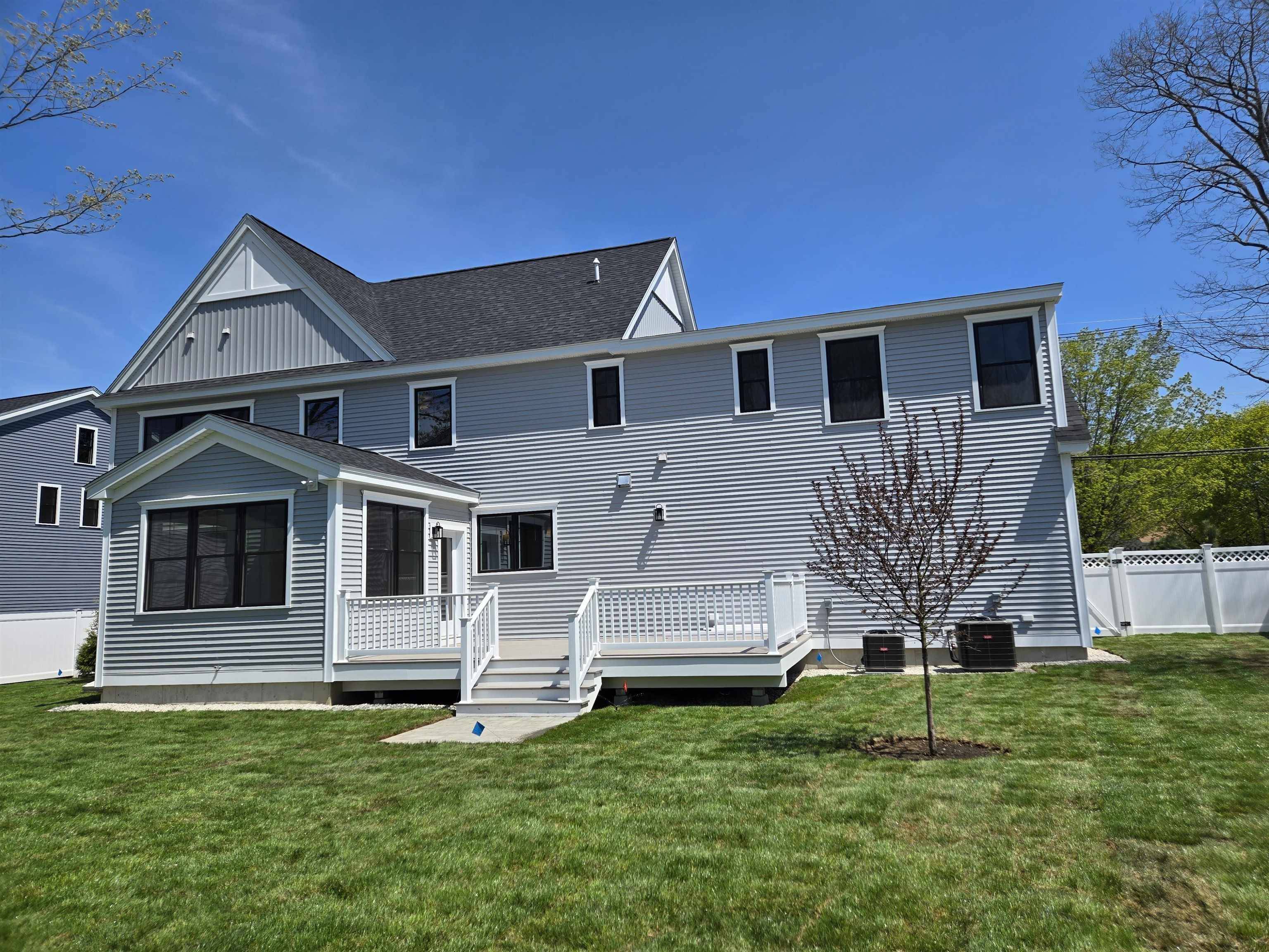 Portsmouth, NH 03801,214 Woodbury AVE