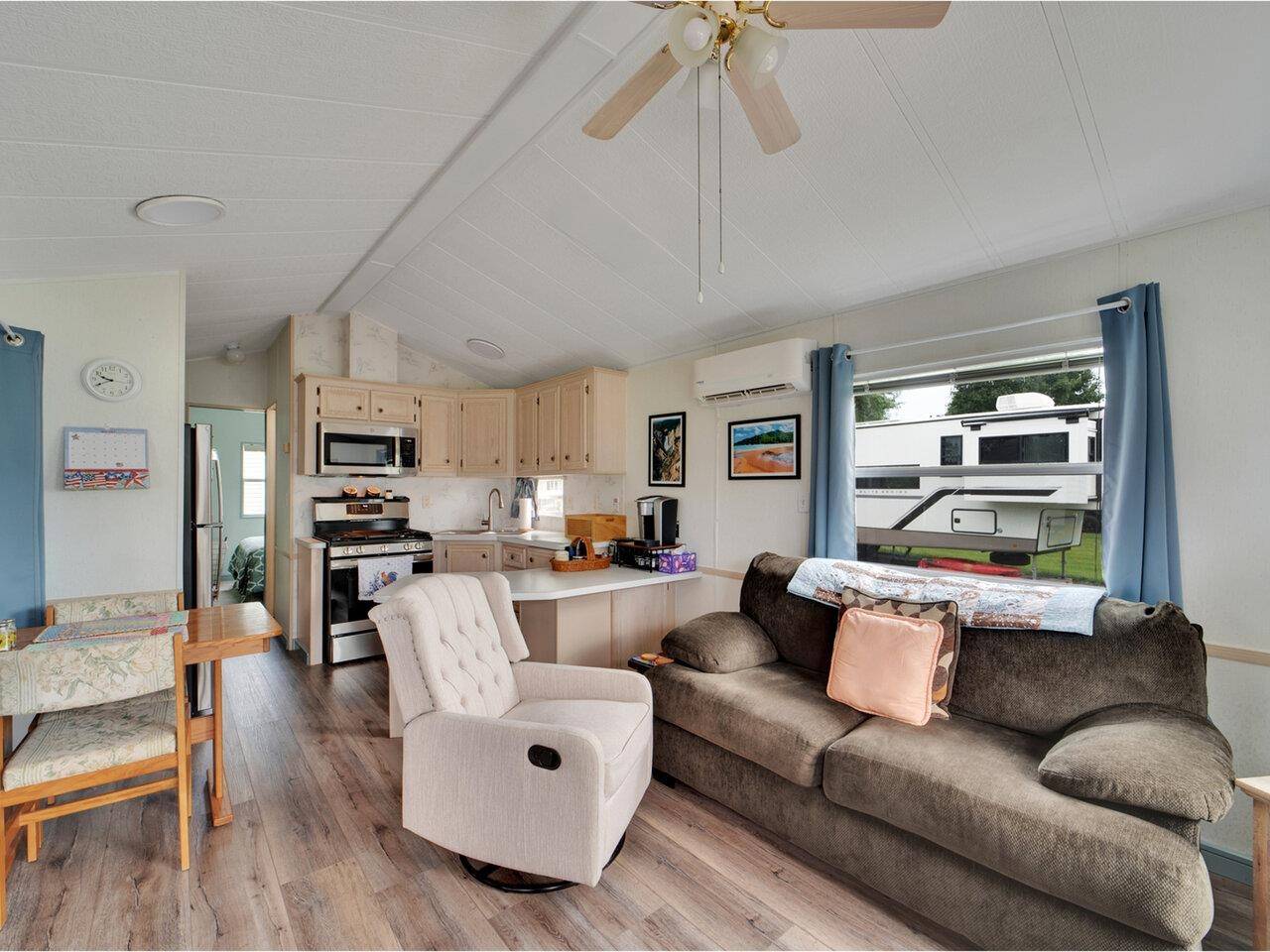 South Hero, VT 05486,16 Heron LN