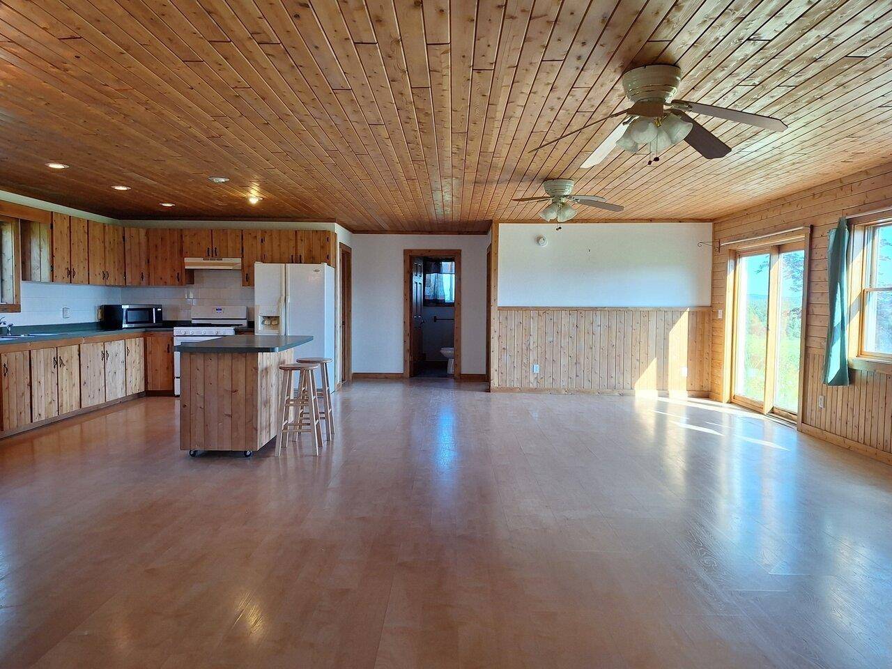 Barton, VT 05822,1518 Burton Hill RD
