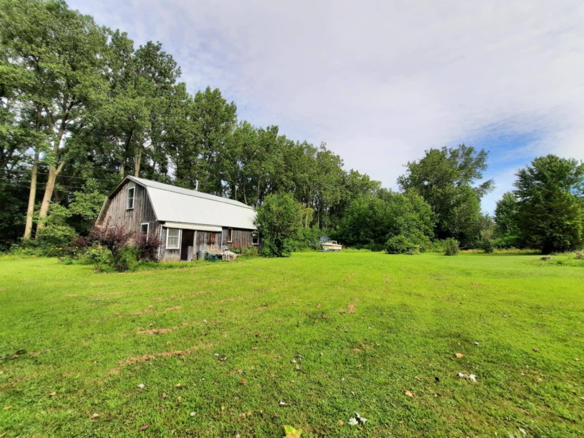 North Hero, VT 05474,255 Canal LN