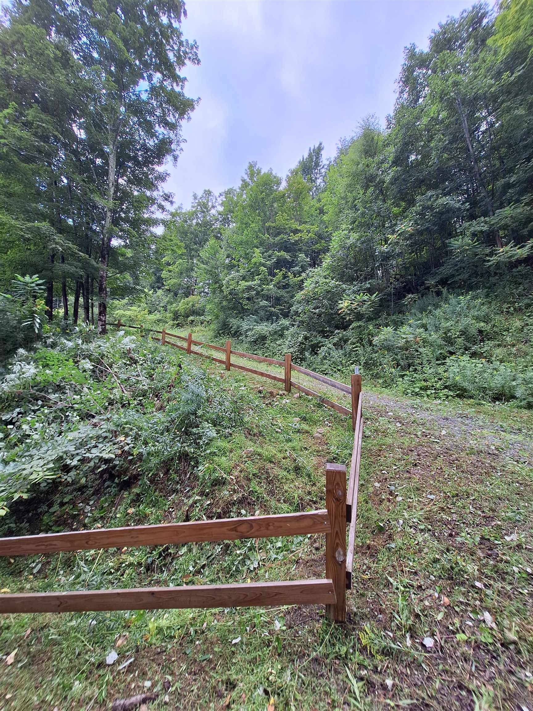 Danby, VT 05739,305 Cascade RD