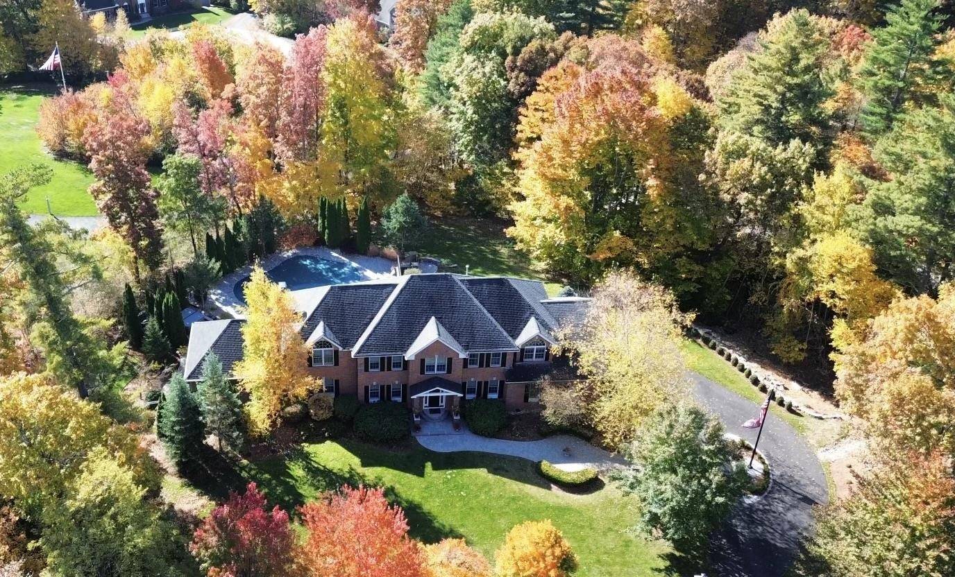 Bedford, NH 03110,6 Marston DR