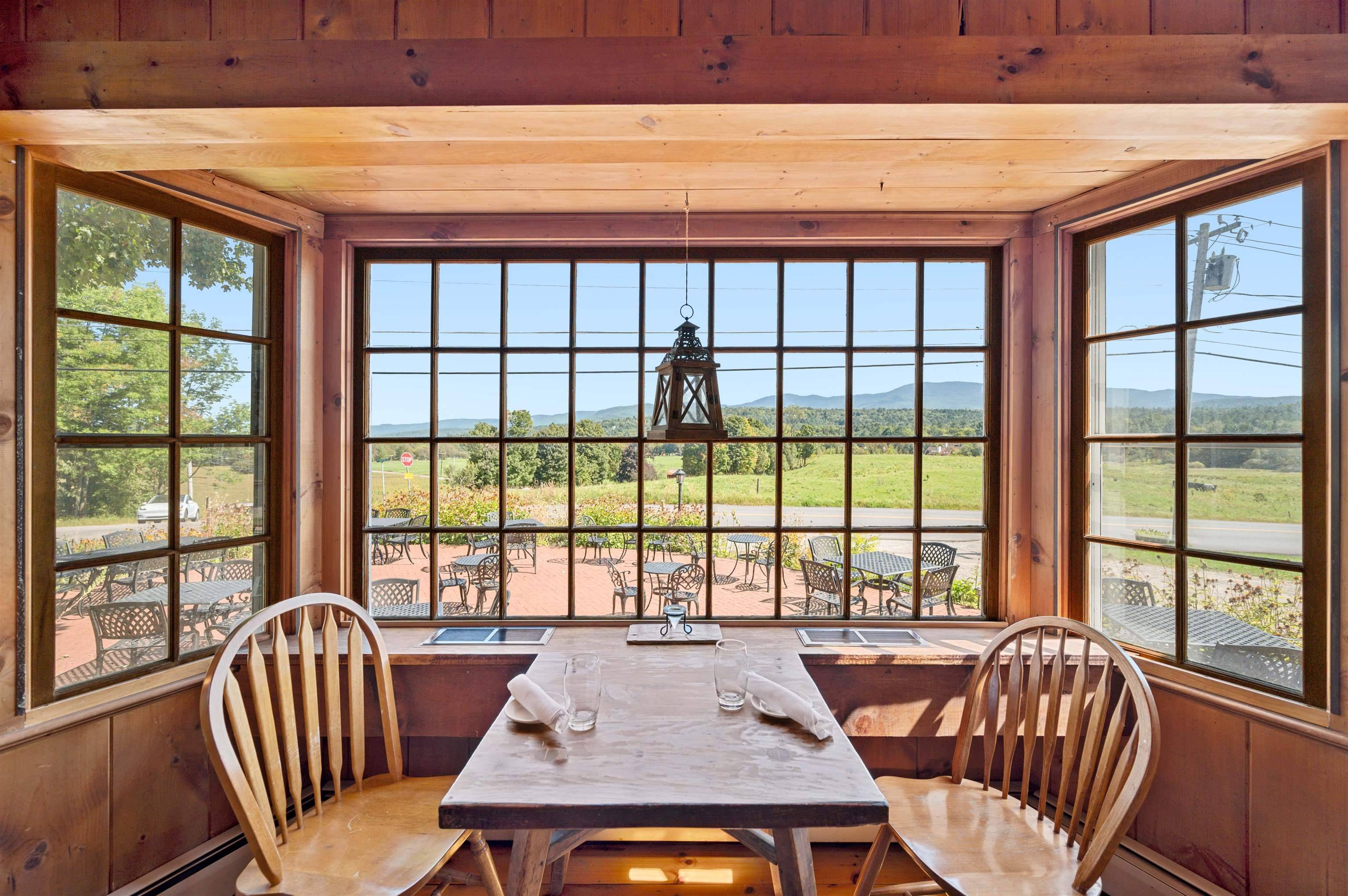 14 Barrows RD Stowe, VT 05672