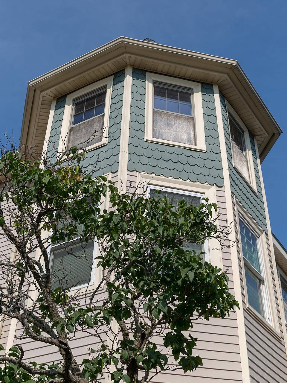 Hampton, NH 03842,407 Lafayette RD