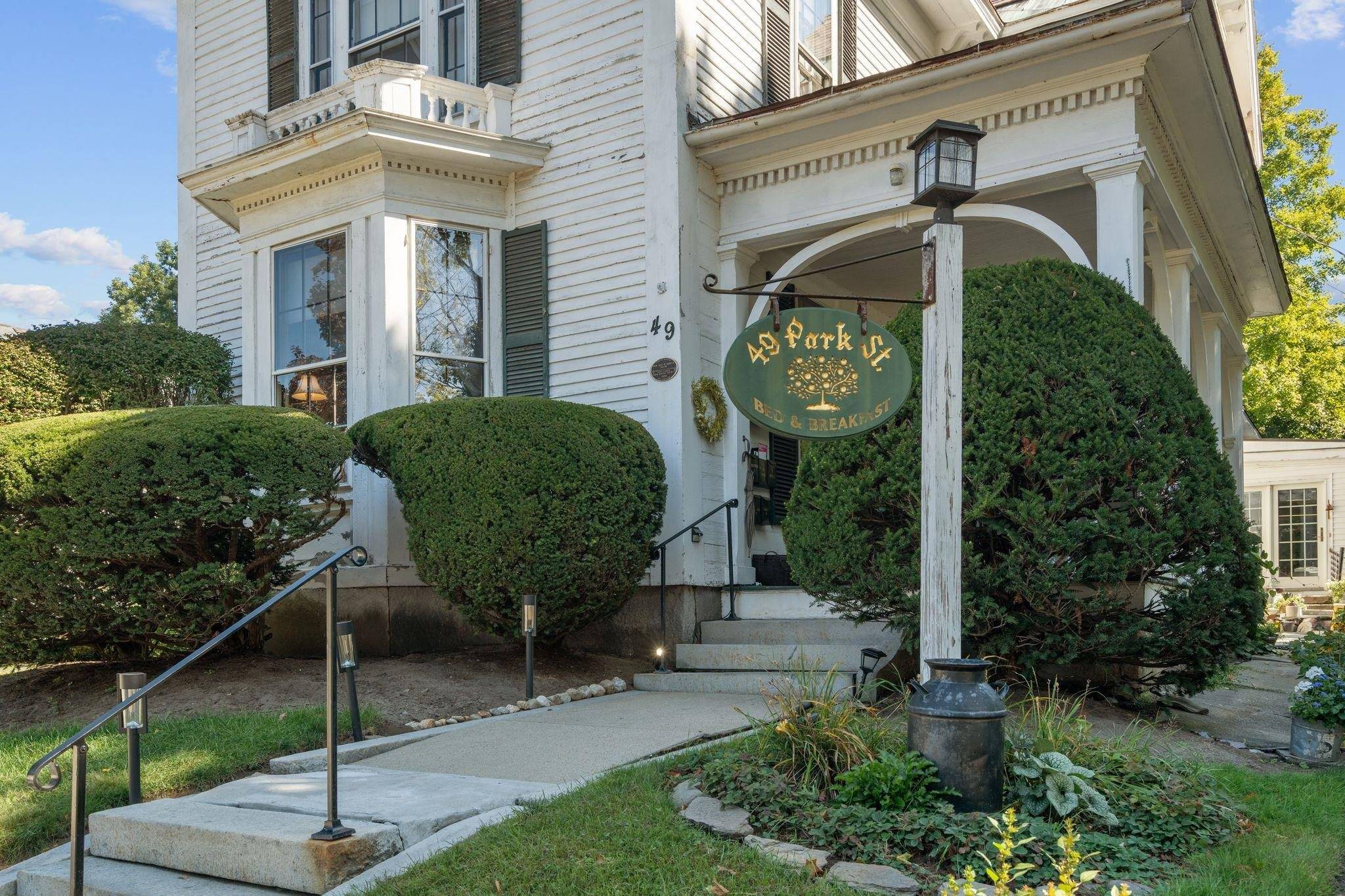 Newport, NH 03773,49 Park ST