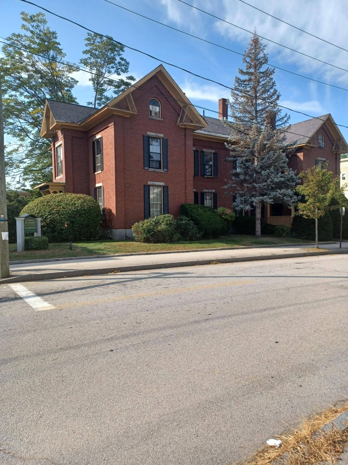 Manchester, NH 03104,554 Beech ST