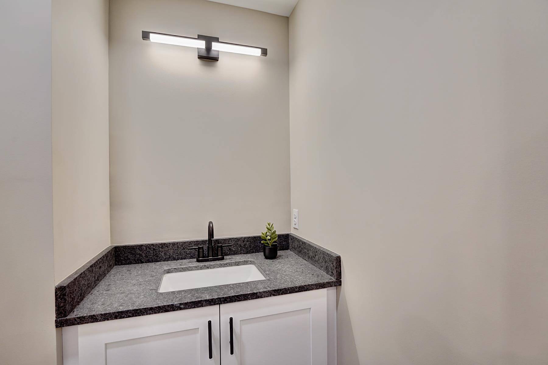 621 Islington ST #C Portsmouth, NH 03801