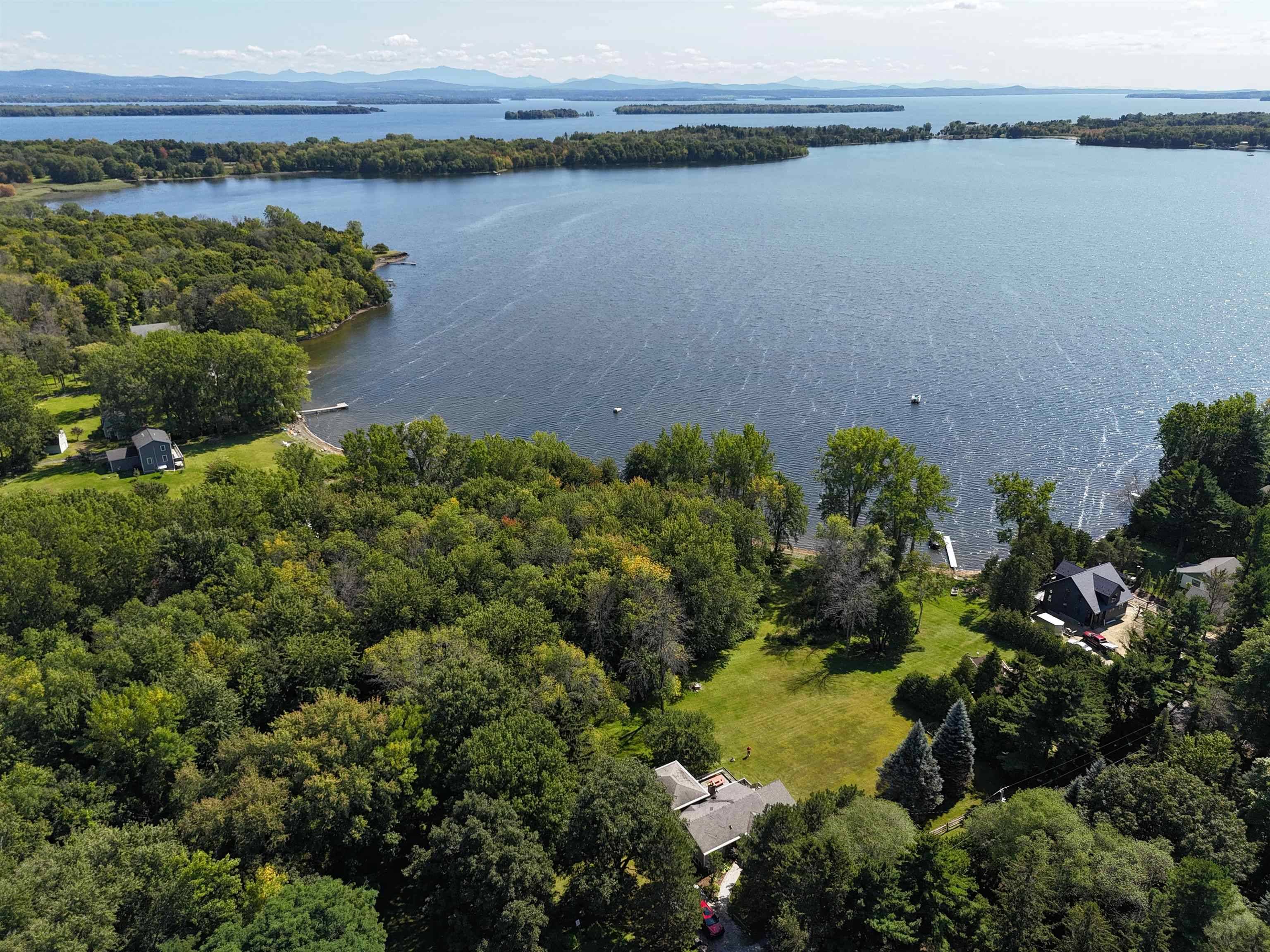 North Hero, VT 05474-9666,1343 Blockhouse Point RD