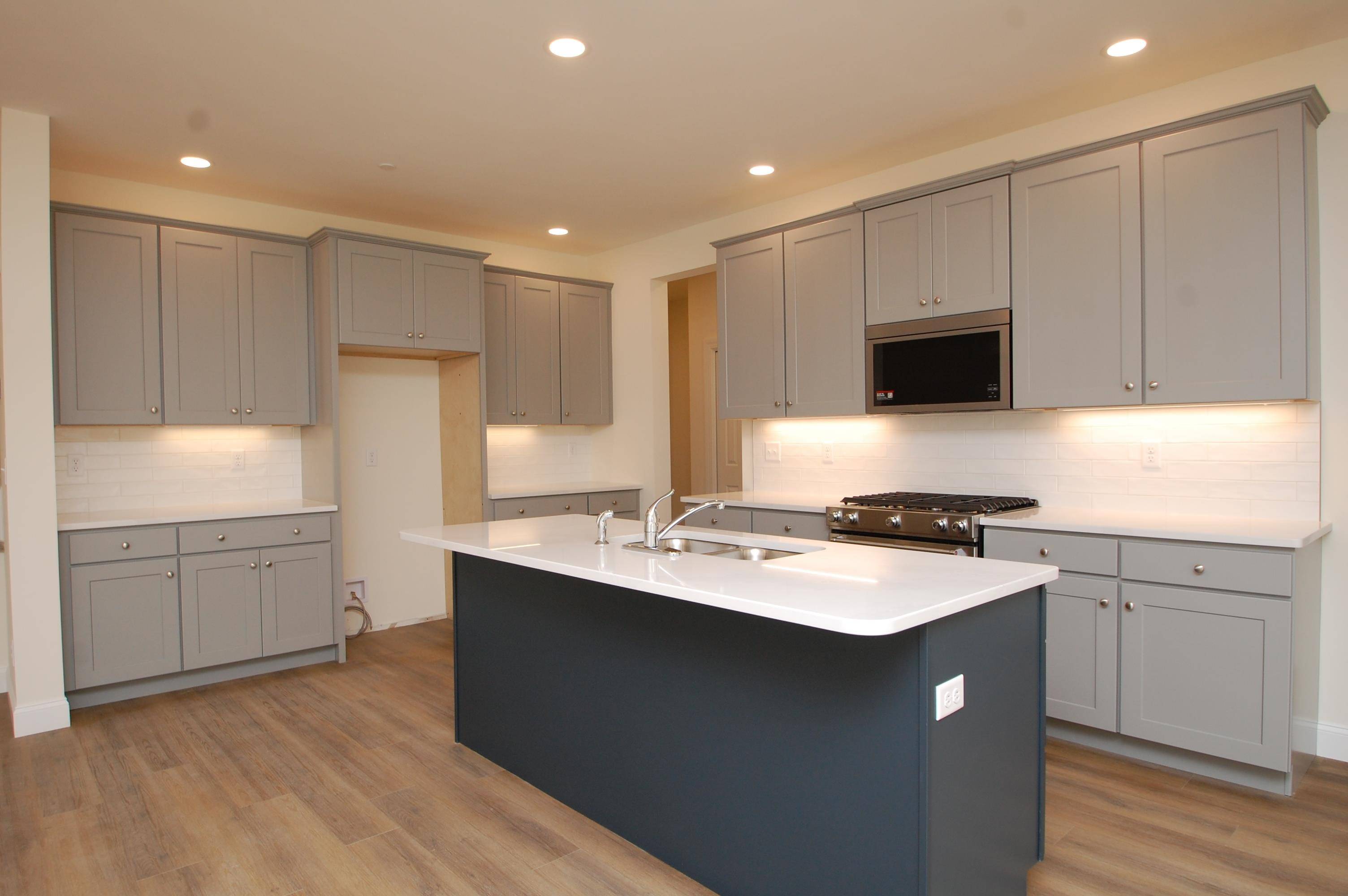 Londonderry, NH 03053,33 Sheffield WAY #7B