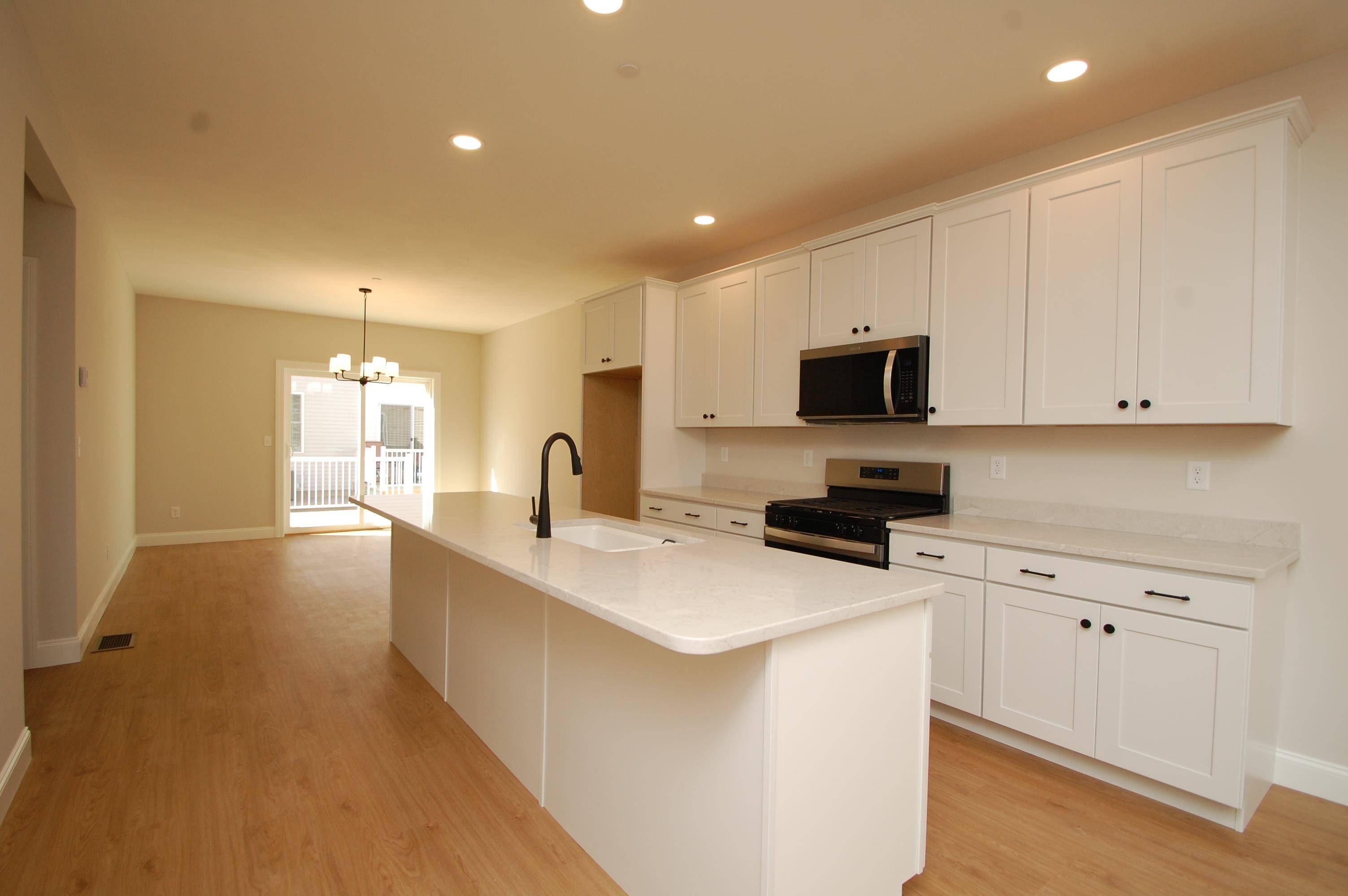 Londonderry, NH 03053,35 Sheffield WAY #7C