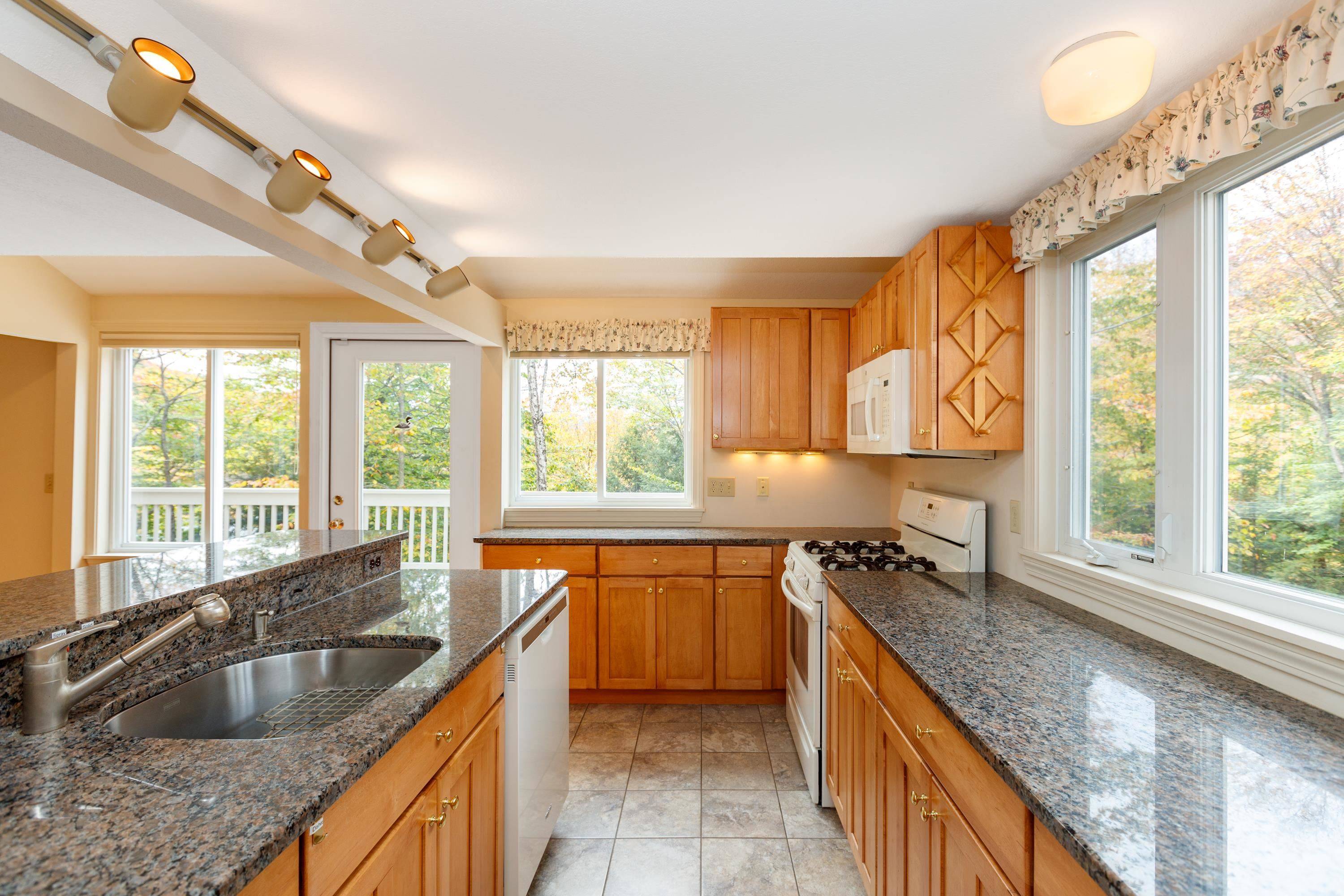 73 Beechnut DR Lincoln, NH 03251