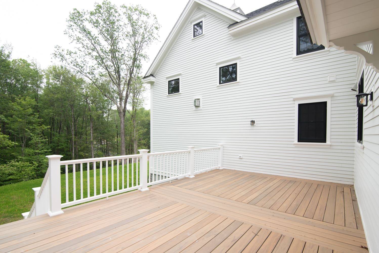 2 White Cedar WAY Newton, NH 03858