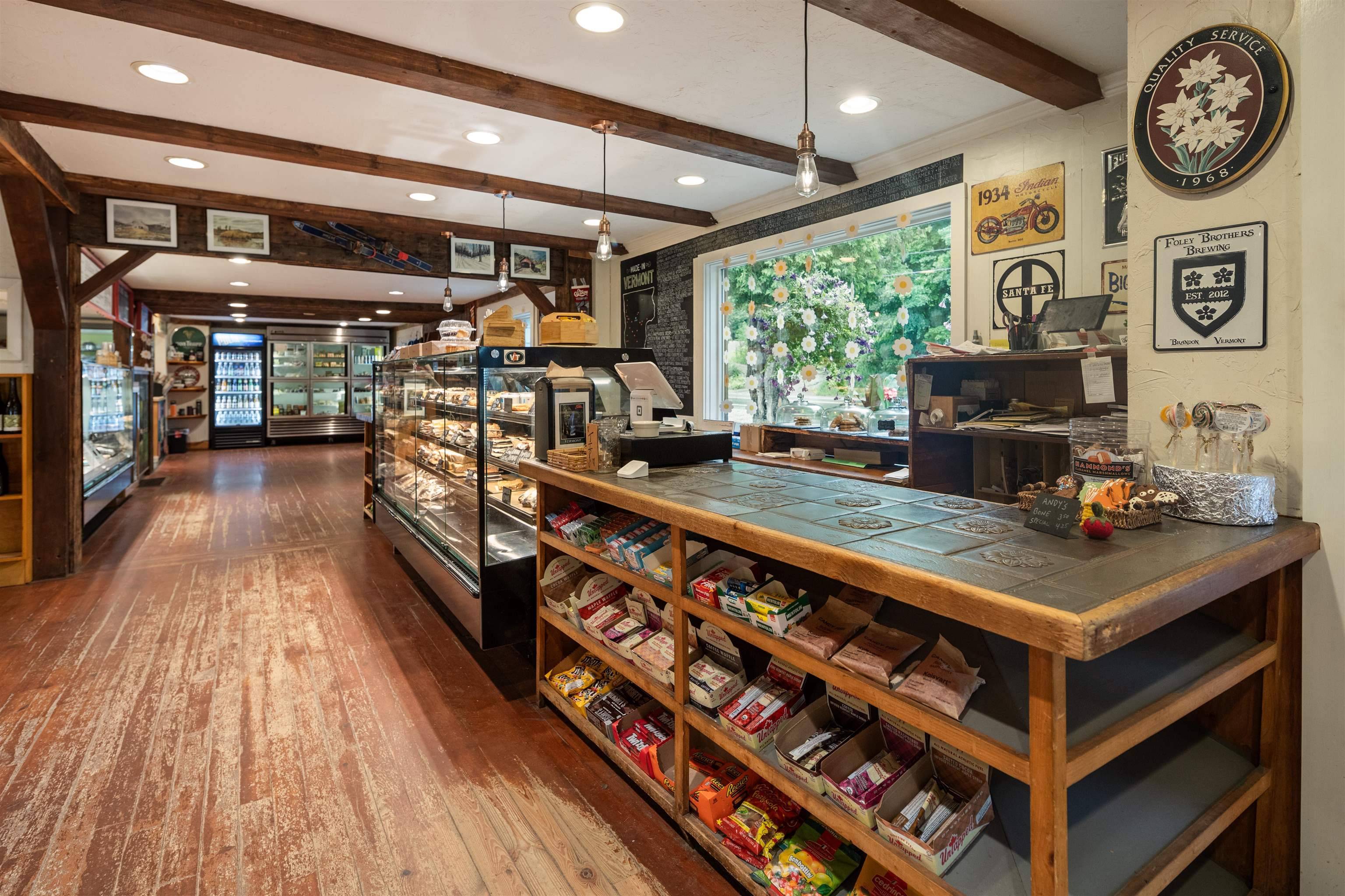 2251 Mountain RD Stowe, VT 05672
