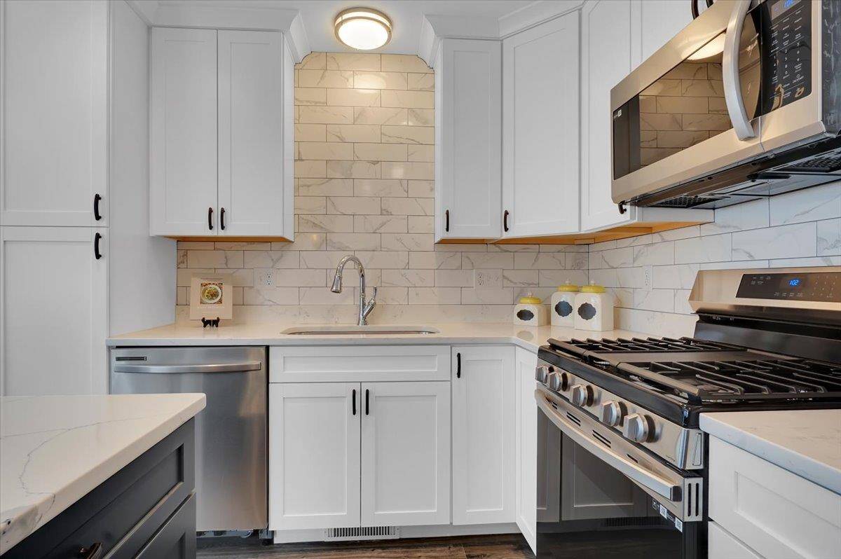 Nashua, NH 03063,7 Dumaine AVE #E