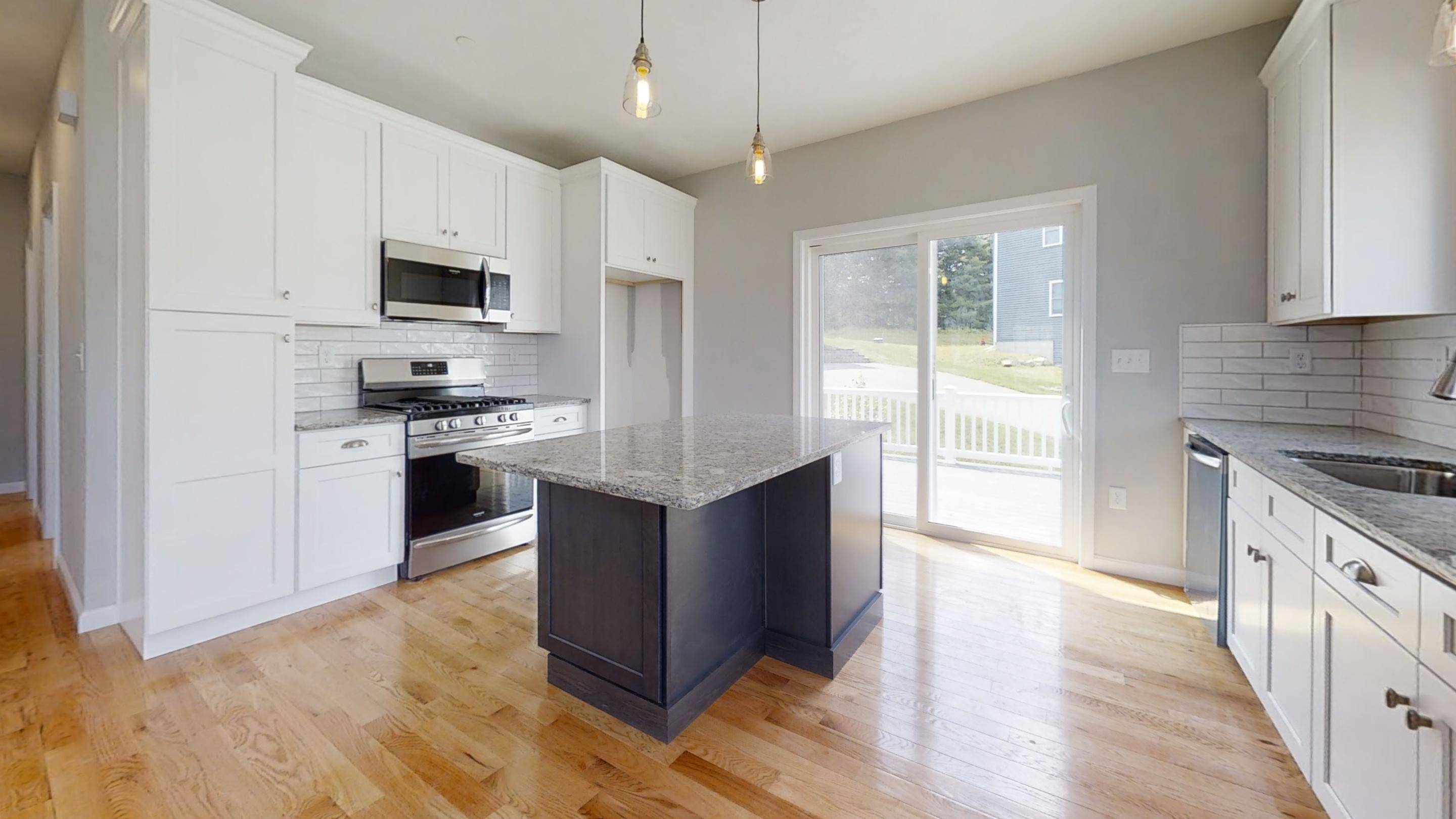 Kingston, NH 03848,3 Mulligan WAY #3