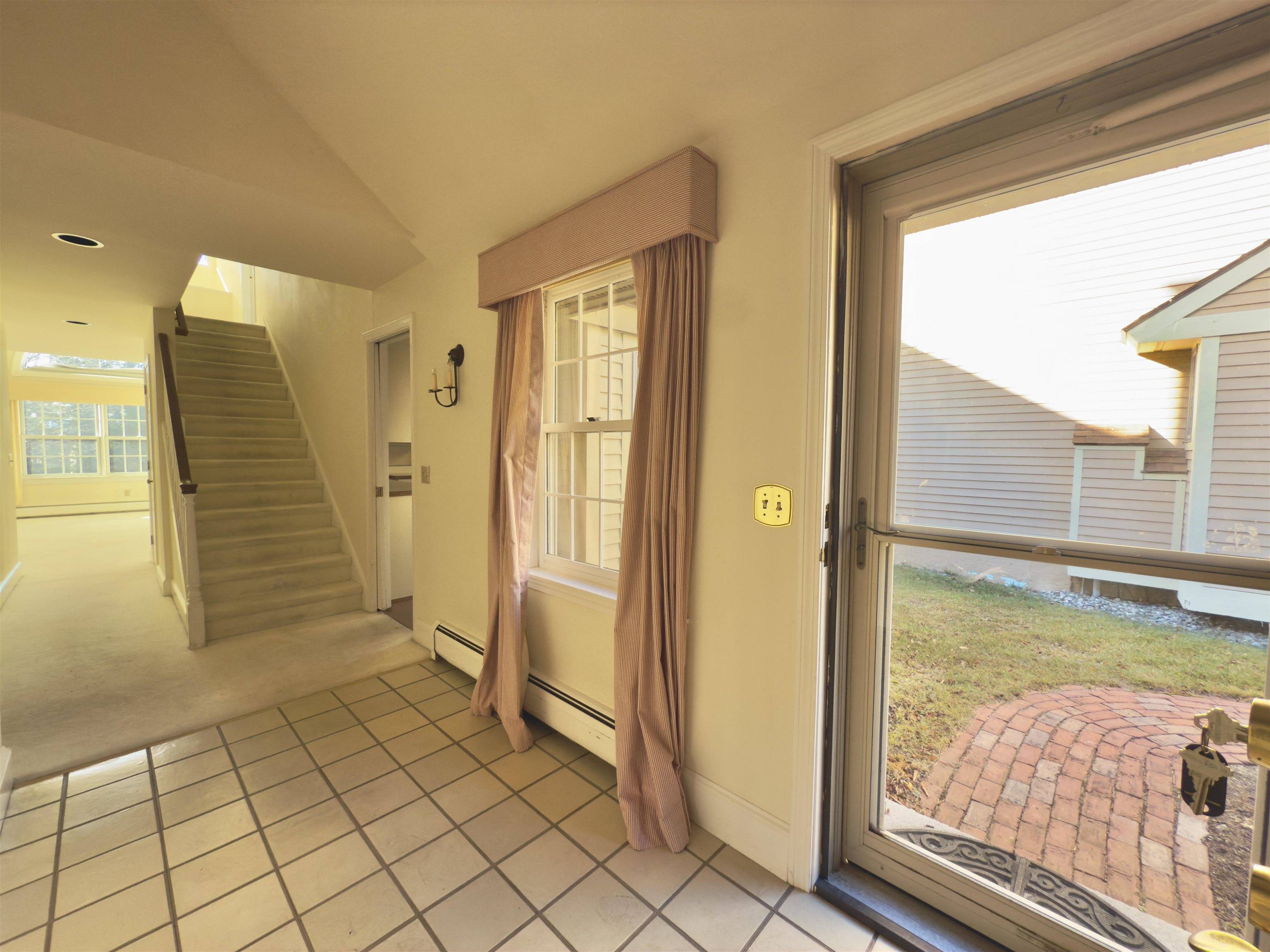 New London, NH 03257,8 Highland RDG