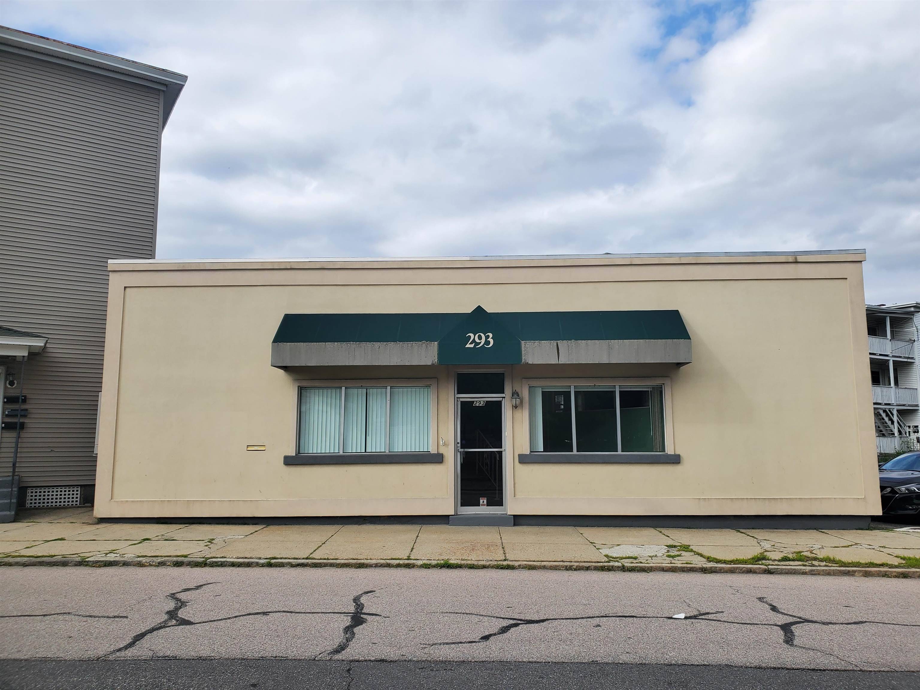 Manchester, NH 03102,293 Amory ST