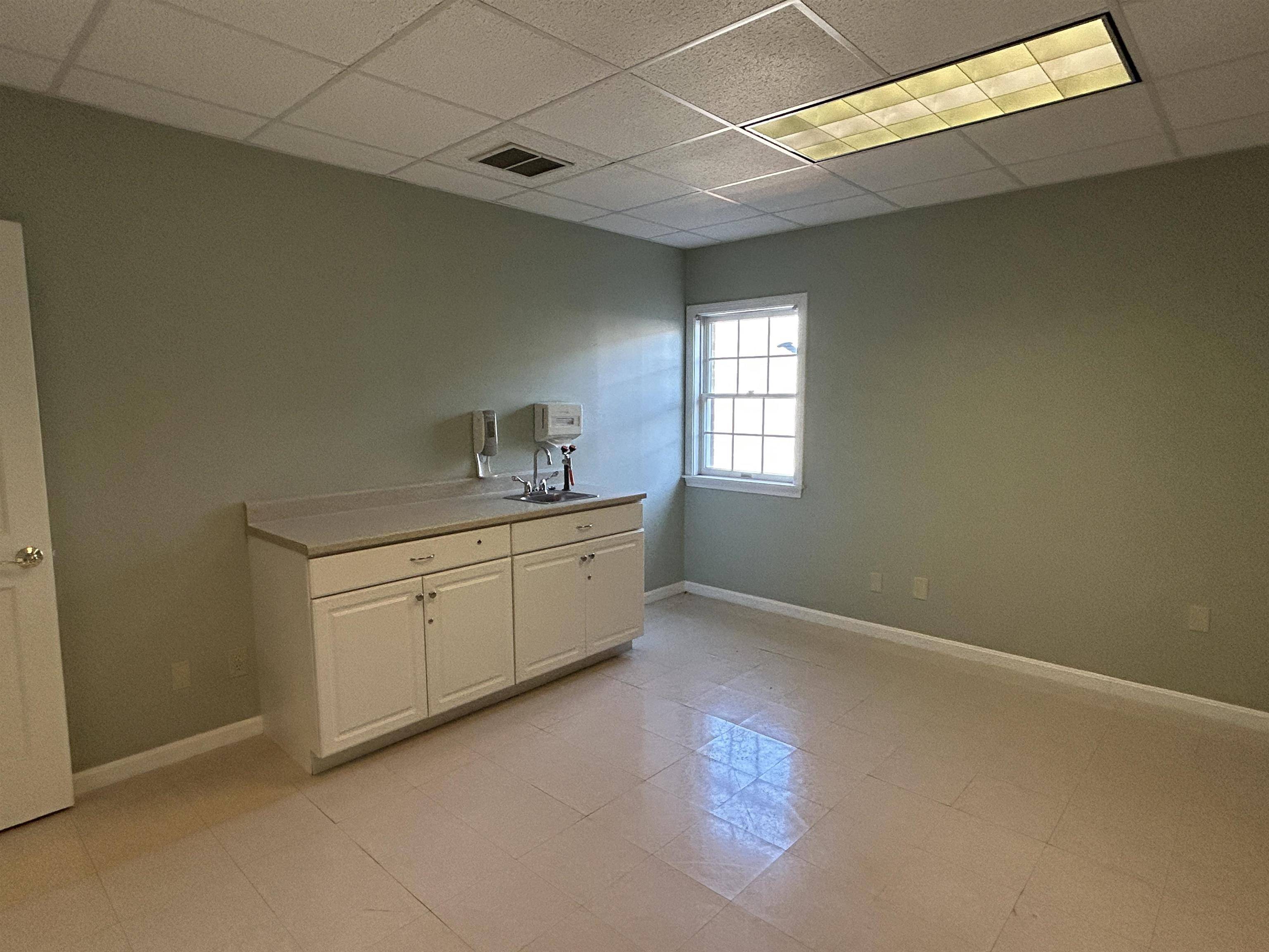 Portsmouth, NH 03801,875 Greenland RD #9