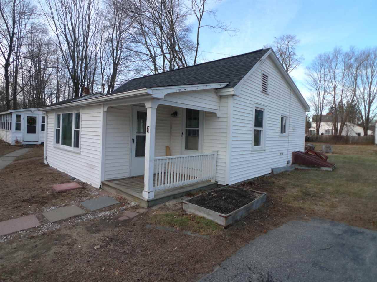 Exeter, NH 03833,83 Main ST #4