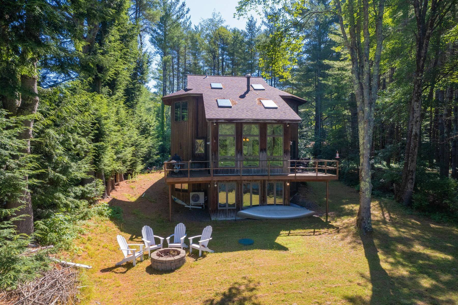 Poultney, VT 05764,86 Lily Pond LN