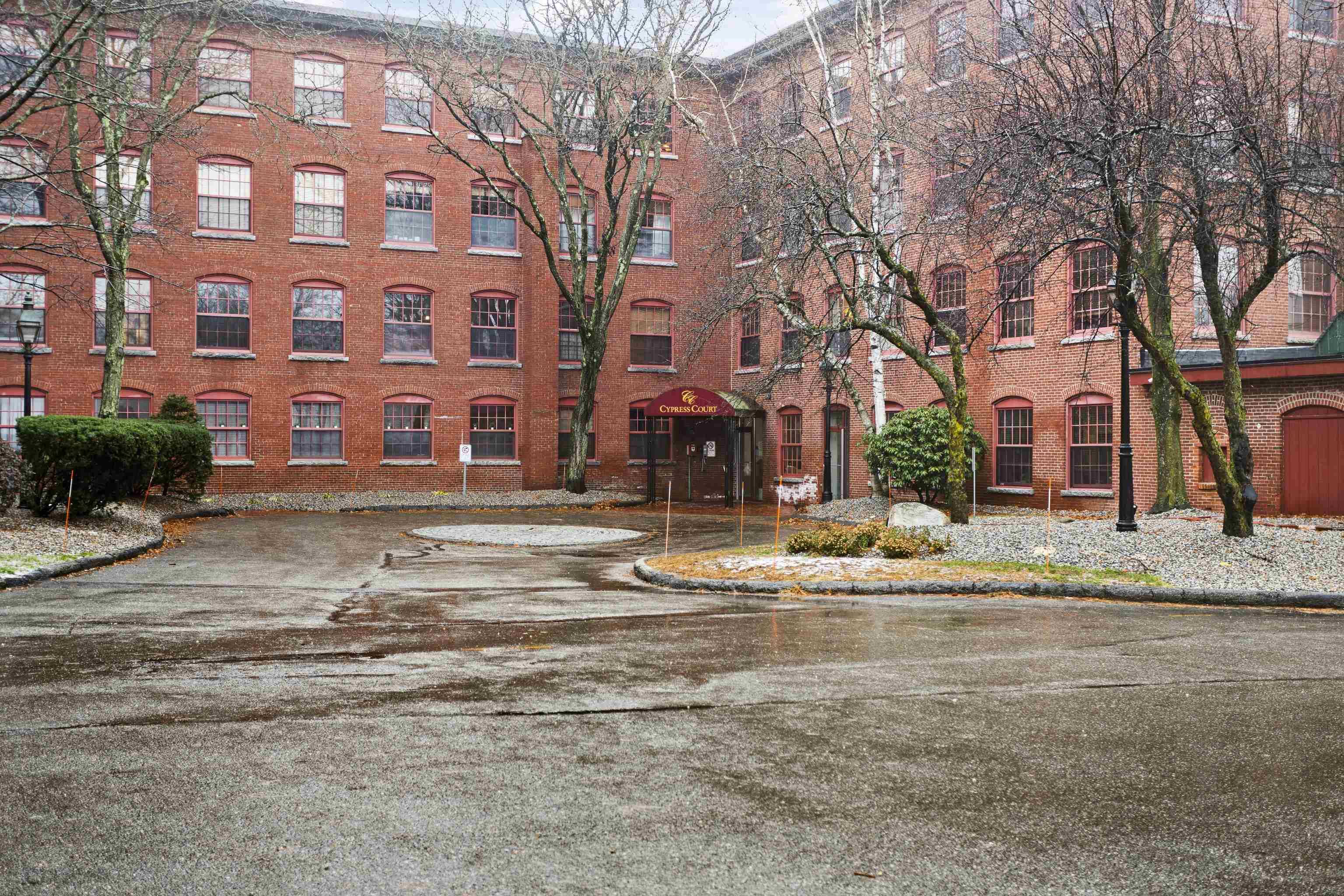 Manchester, NH 03103,335 Cypress ST #2T