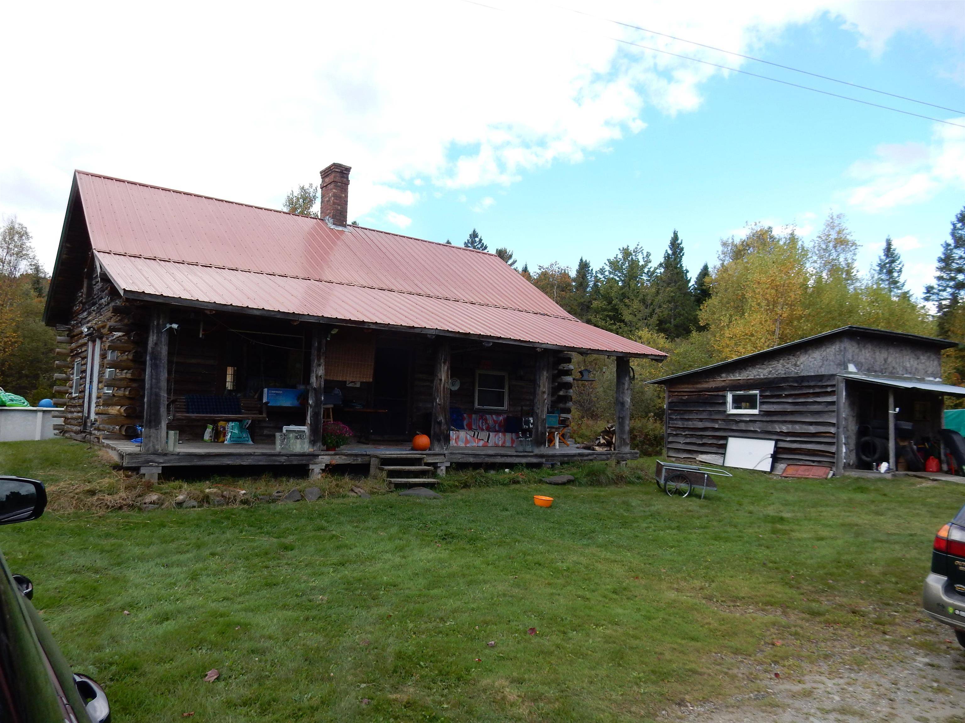 Glover, VT 05875,525 Phillips RD