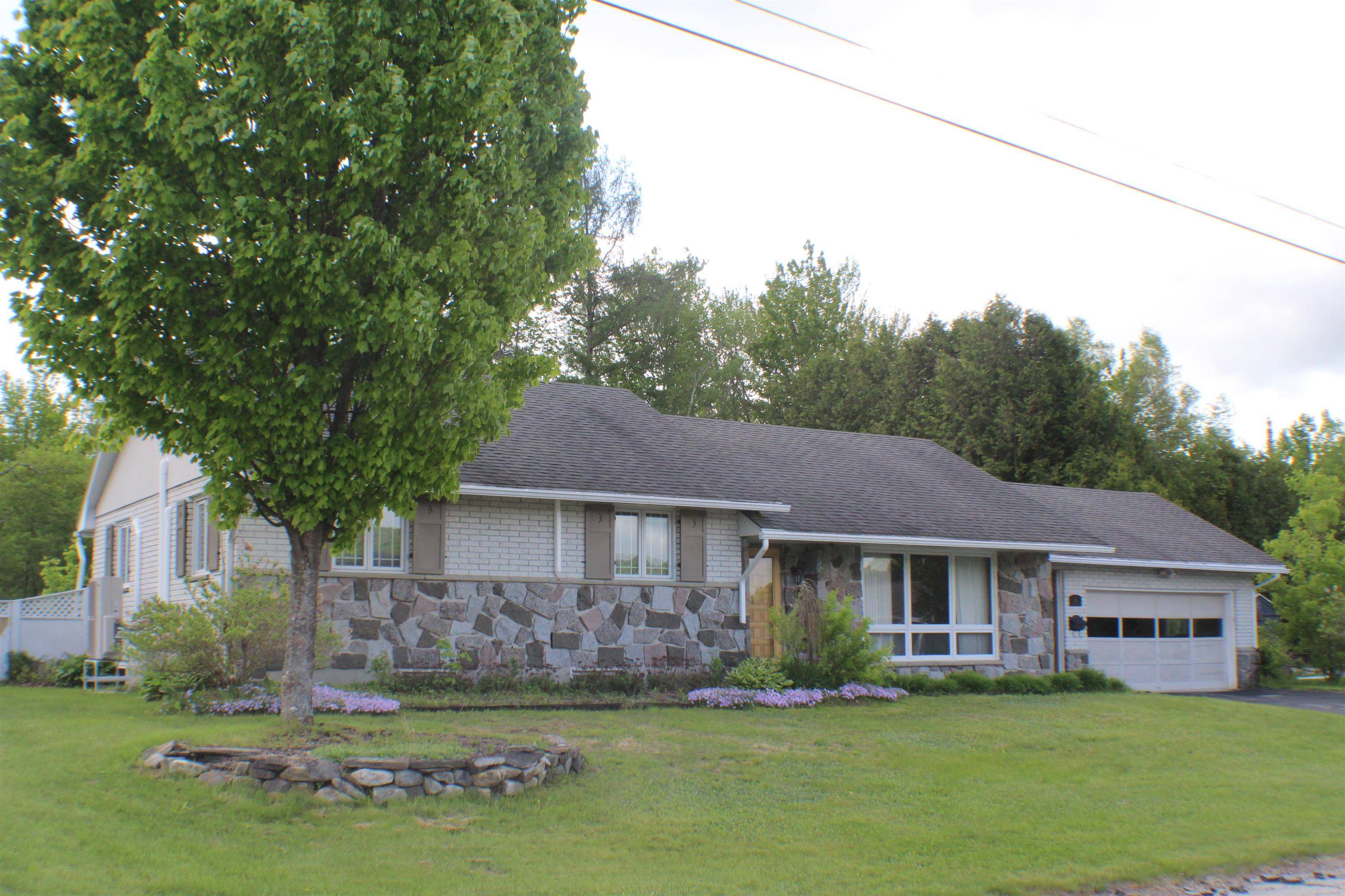 Berlin, NH 03570,6 Pinecrest AVE