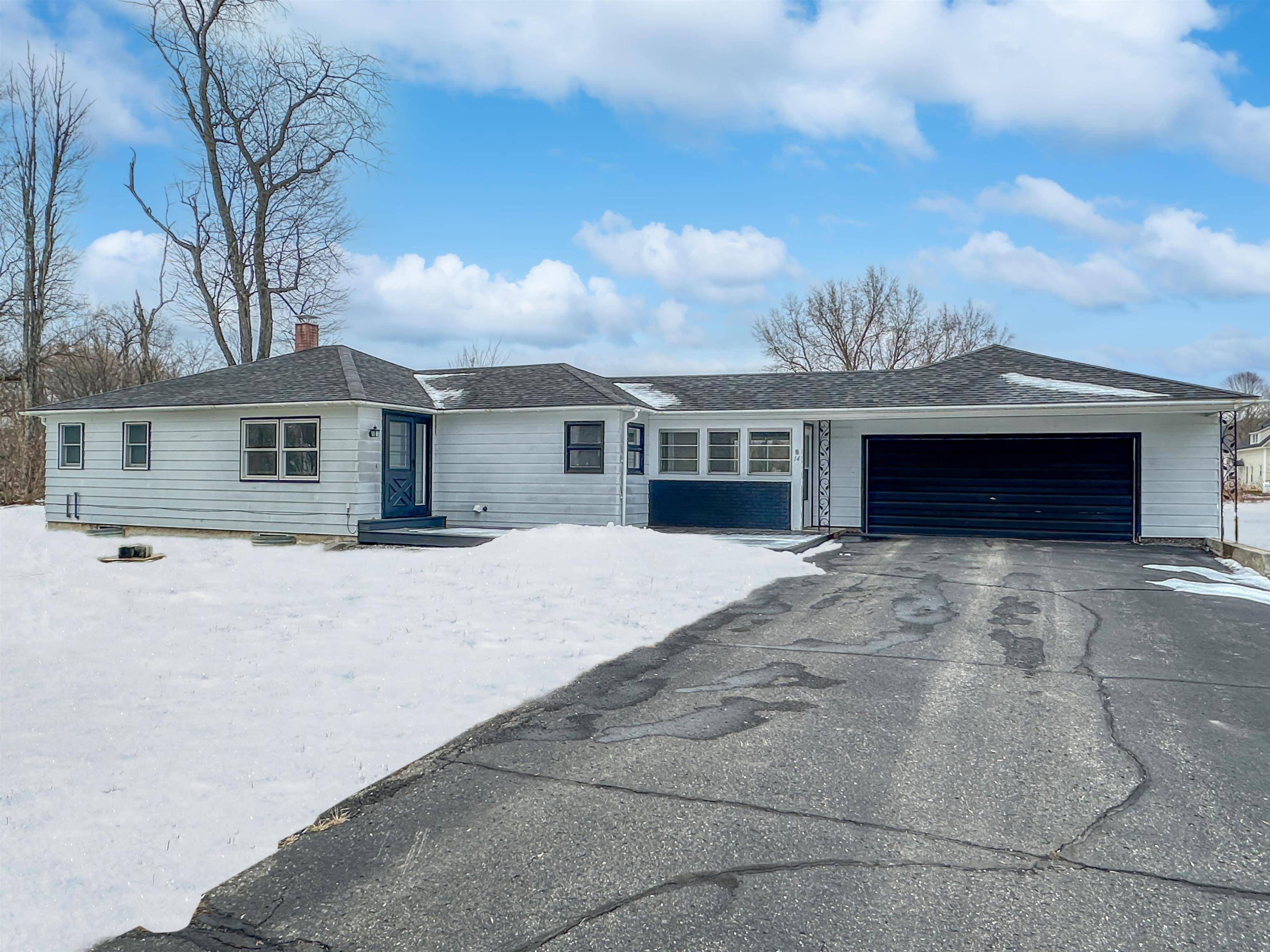 Colebrook, NH 03576,14 Mountain View LN