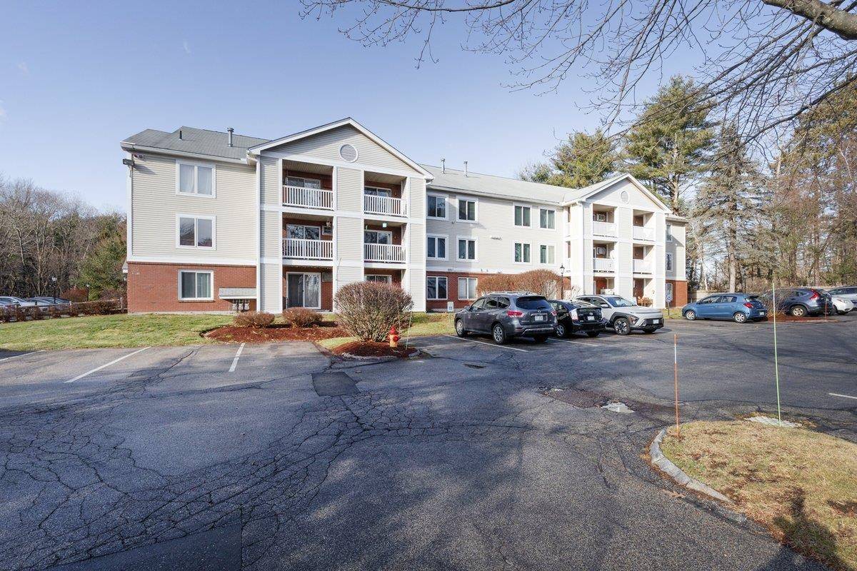 Goffstown, NH 03045,3 Timberwood DR #305