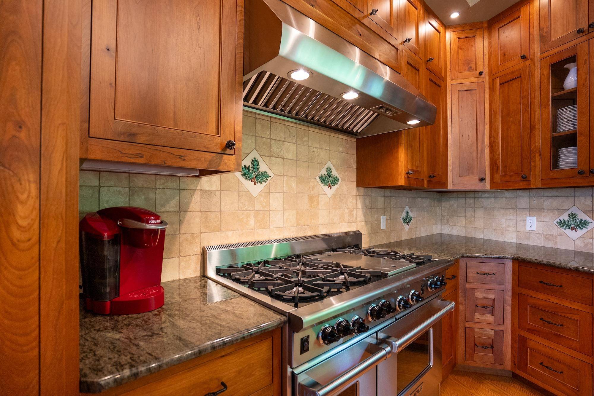 404 Patnoe Farm DR Hyde Park, VT 05655