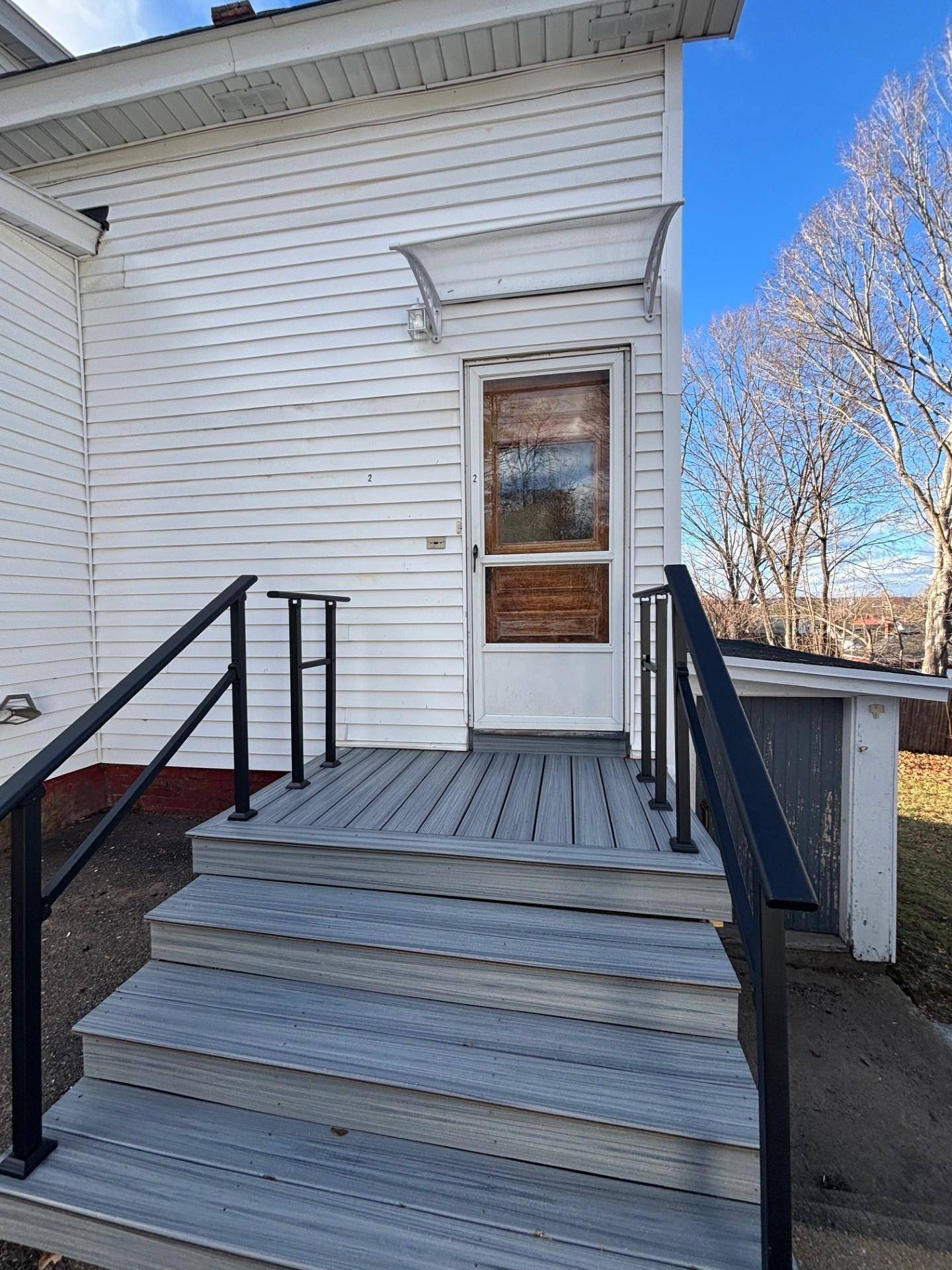 Laconia, NH 03246,82 Summer ST #2