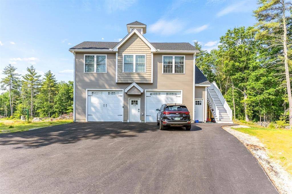 Chichester, NH 03258,83 KING RD