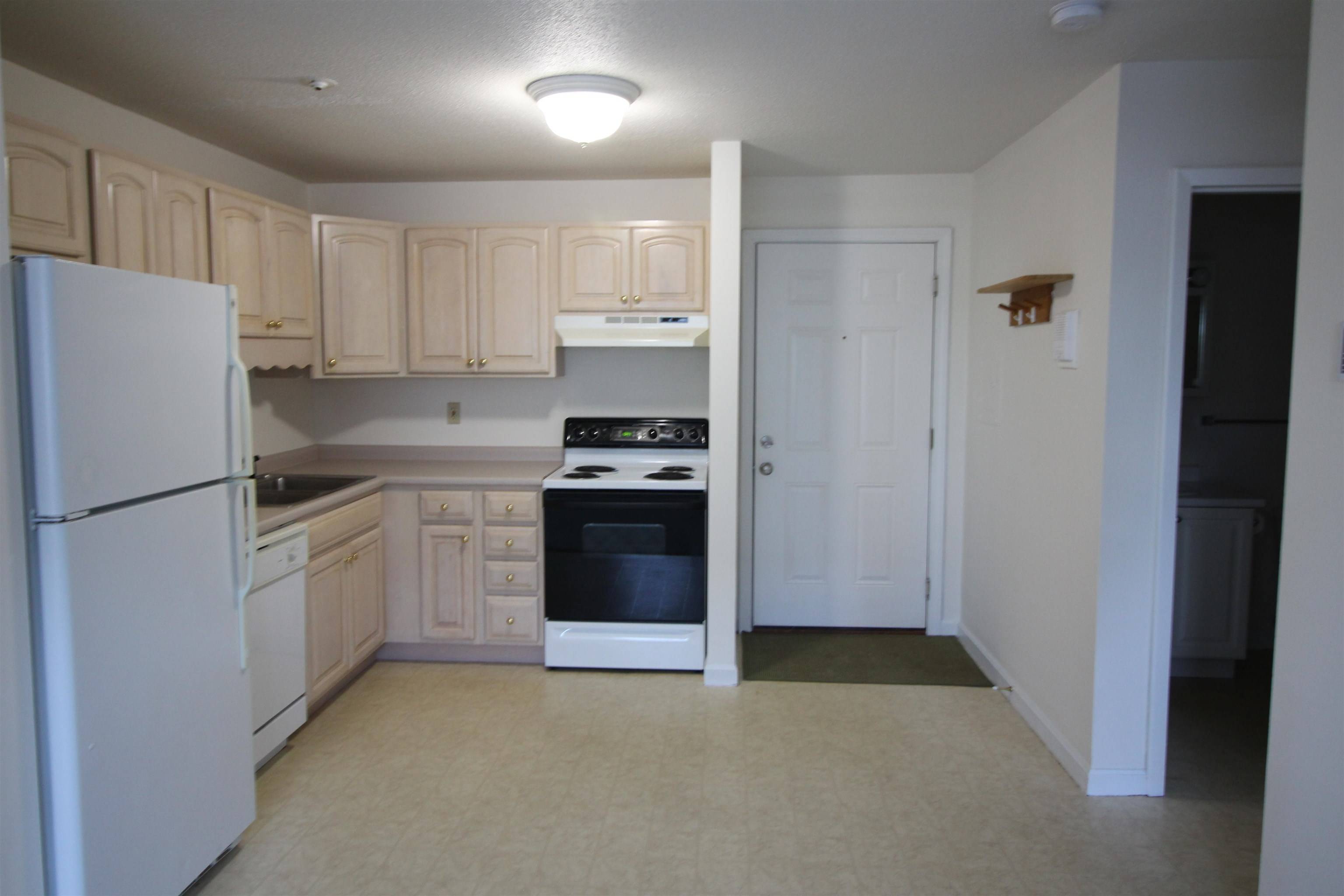 Derry, NH 03038,73 East Broadway ST #J