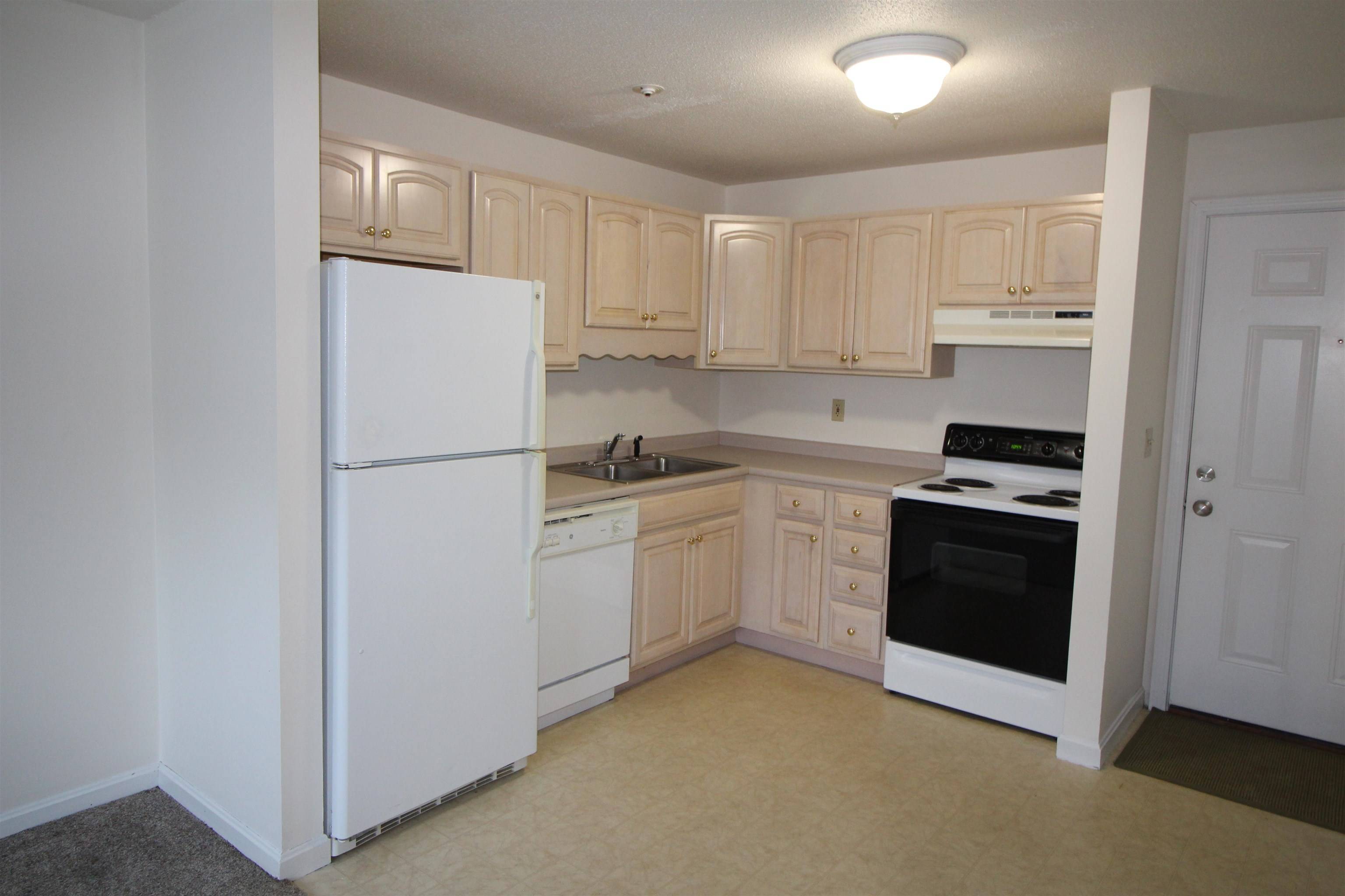 Derry, NH 03038,73 East Broadway ST #J