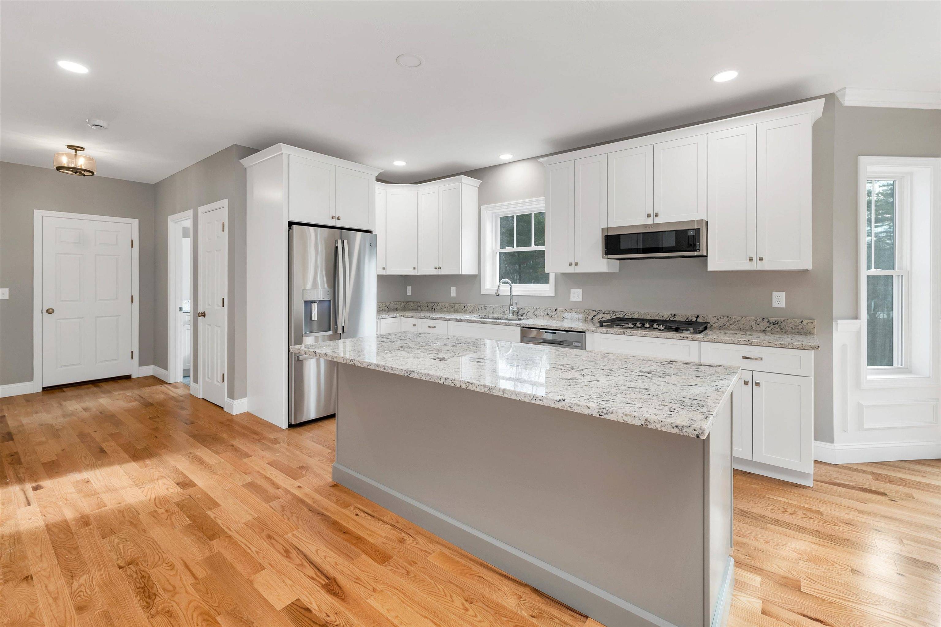 Concord, NH 03301,11 Shelburne LN