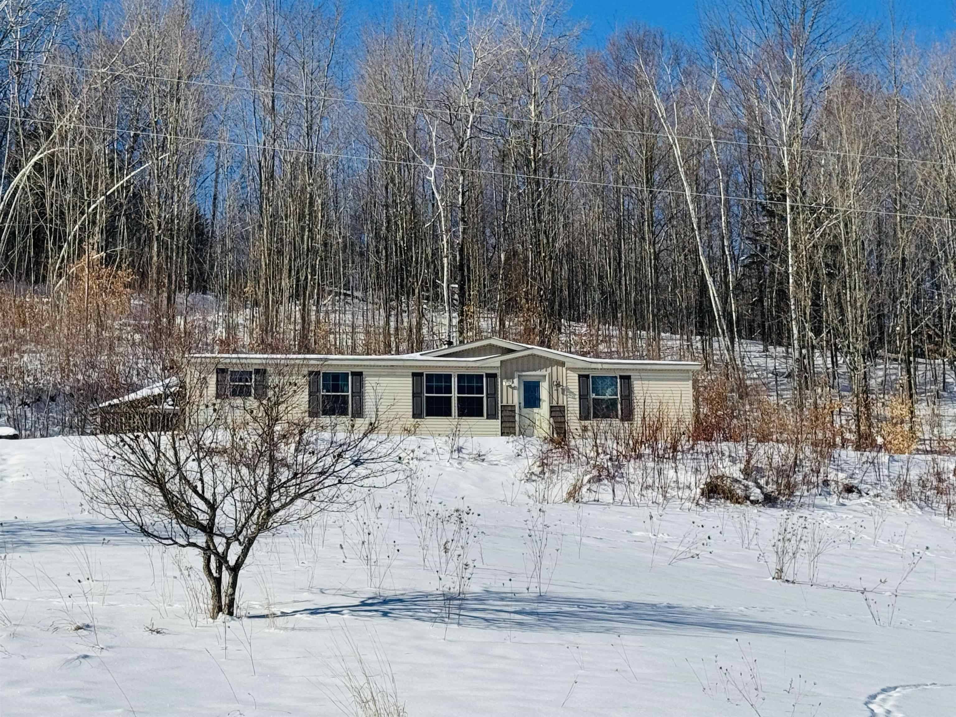 Irasburg, VT 05845,670 Simino LN