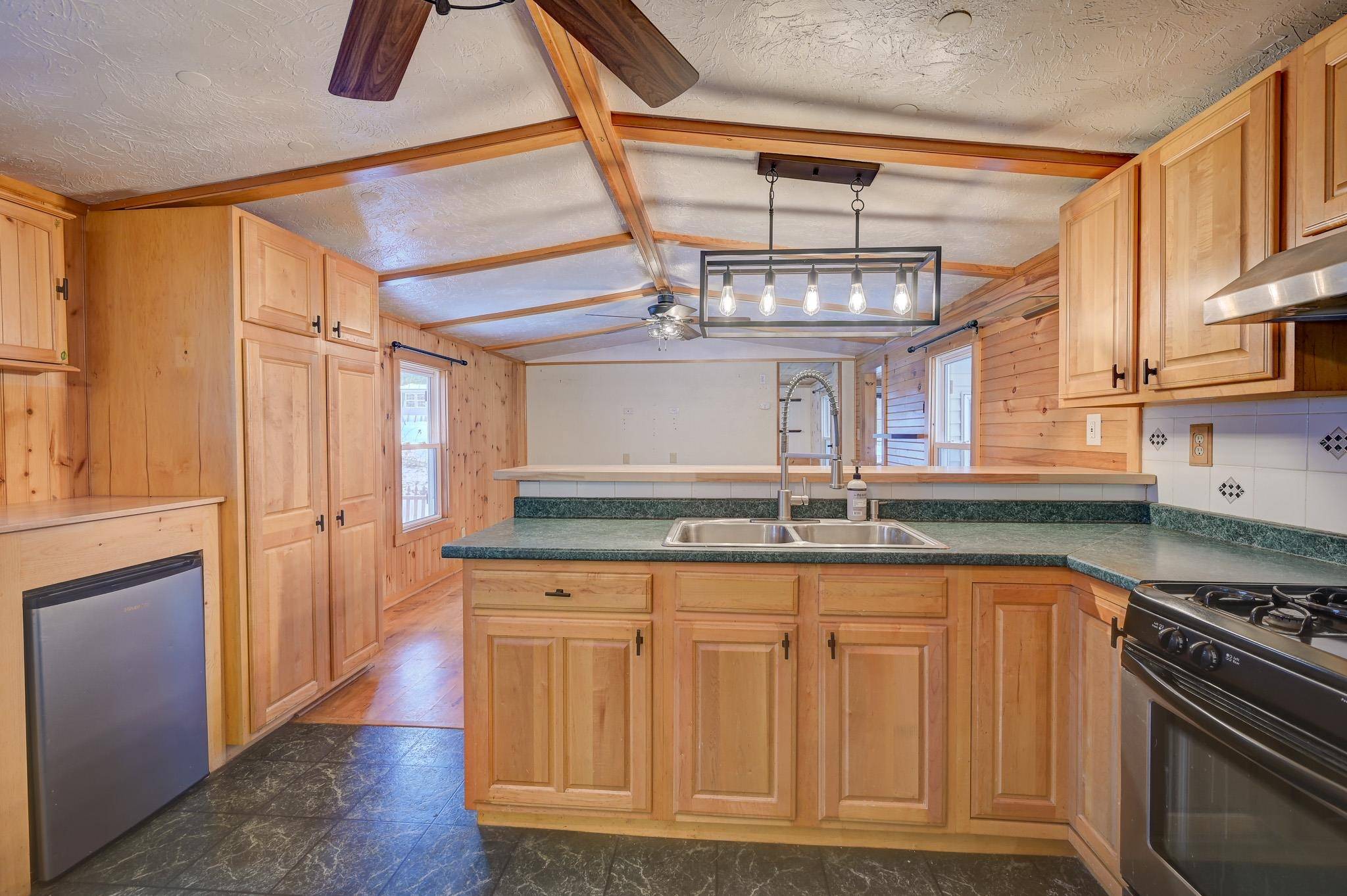 Conway, NH 03818,331 Lamplighter DR