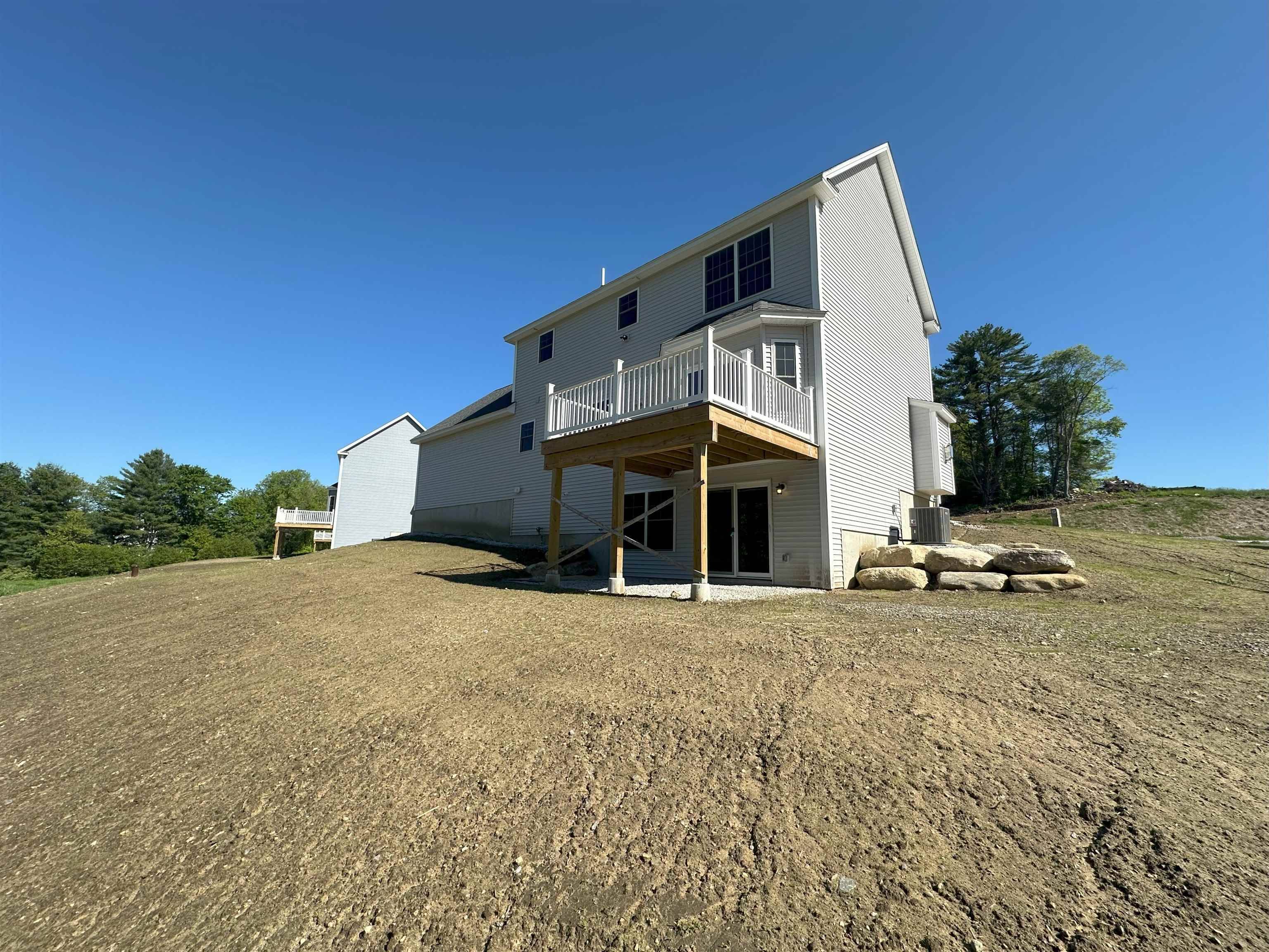 Concord, NH 03301,7 Shelburne LN