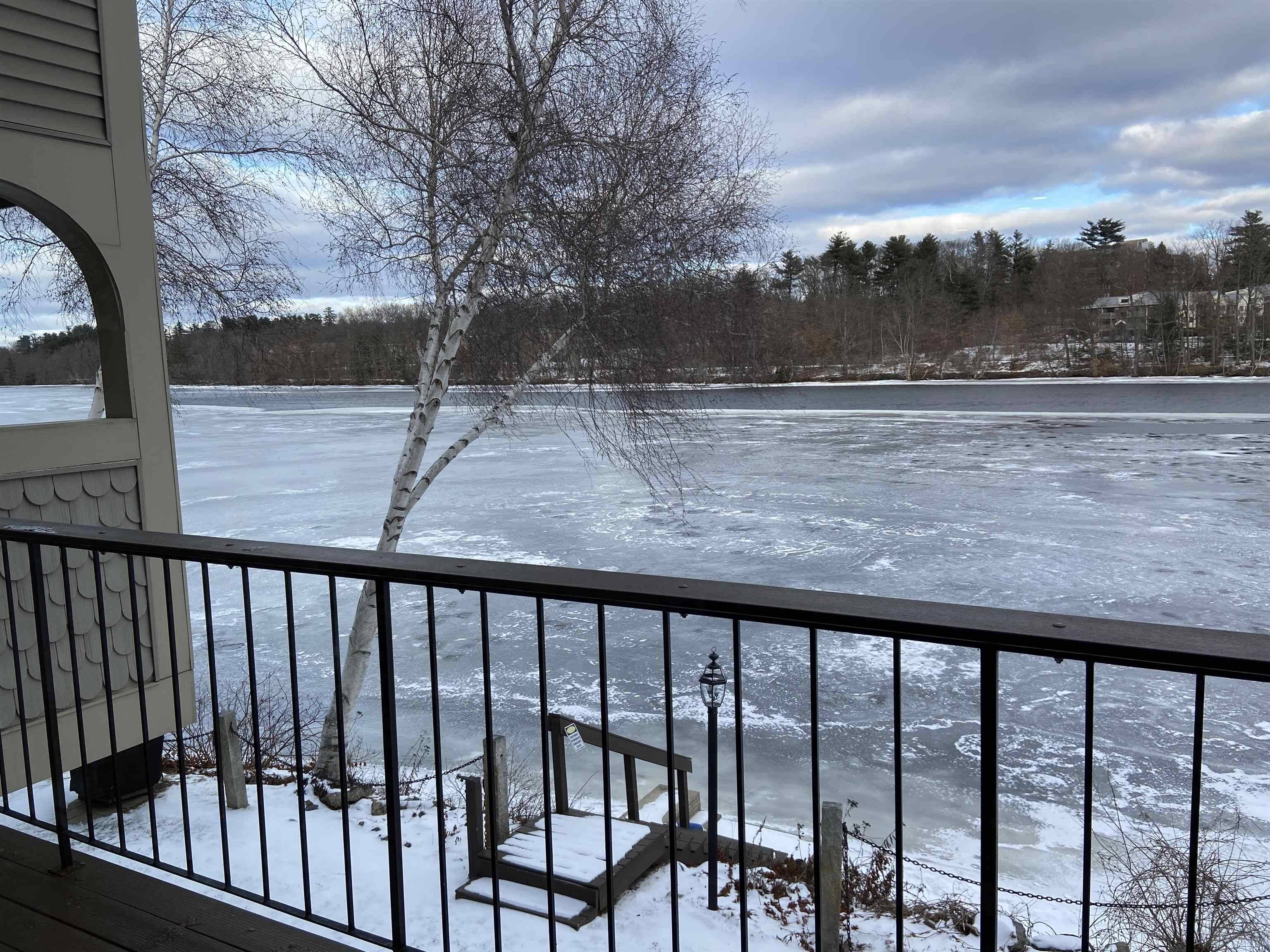Manchester, NH 03102,51 Riverfront DR #5