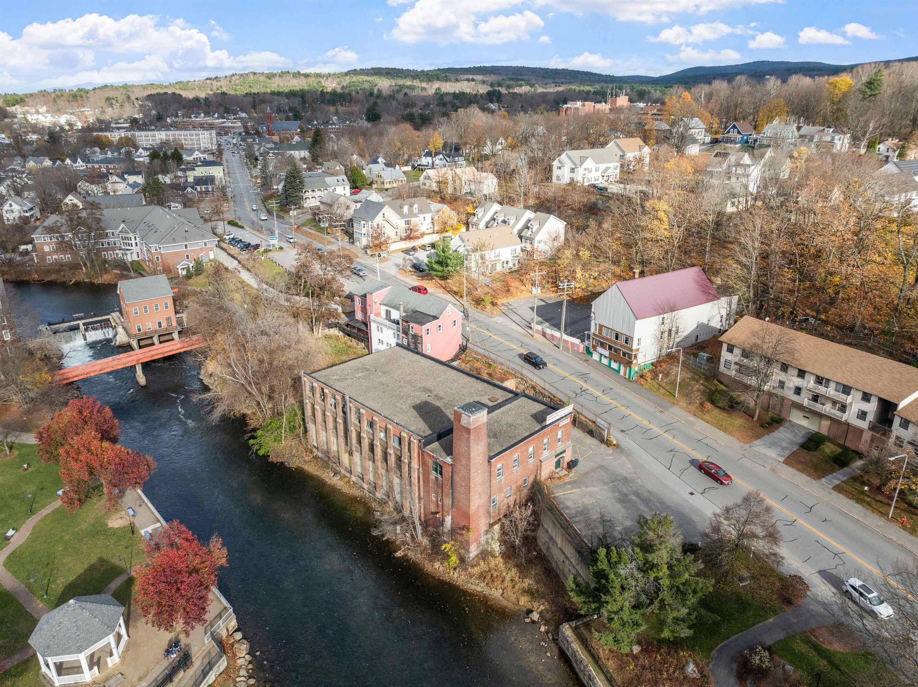 Laconia, NH 03246,84 Union AVE