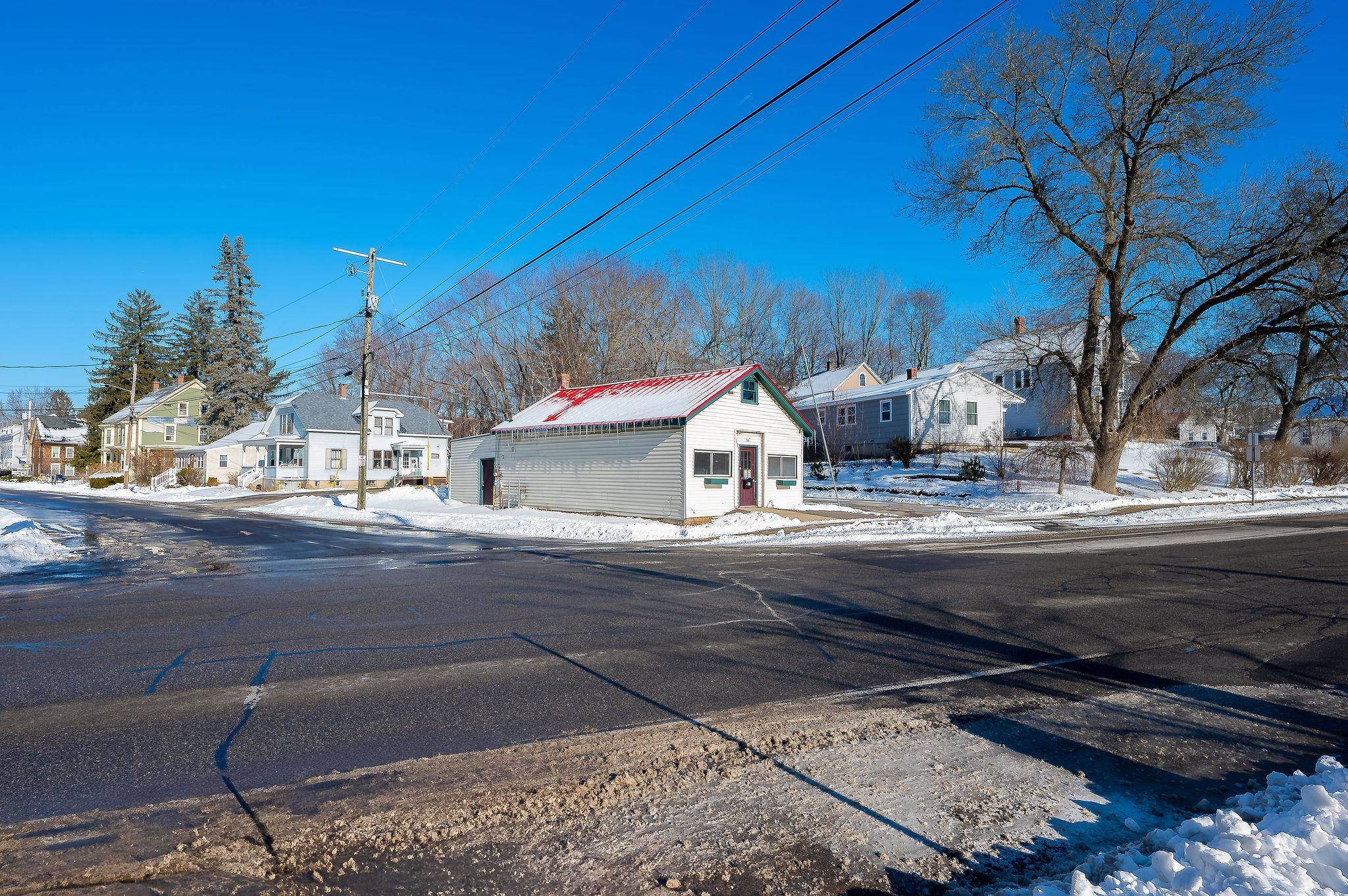 Dover, NH 03820,33 Sixth ST