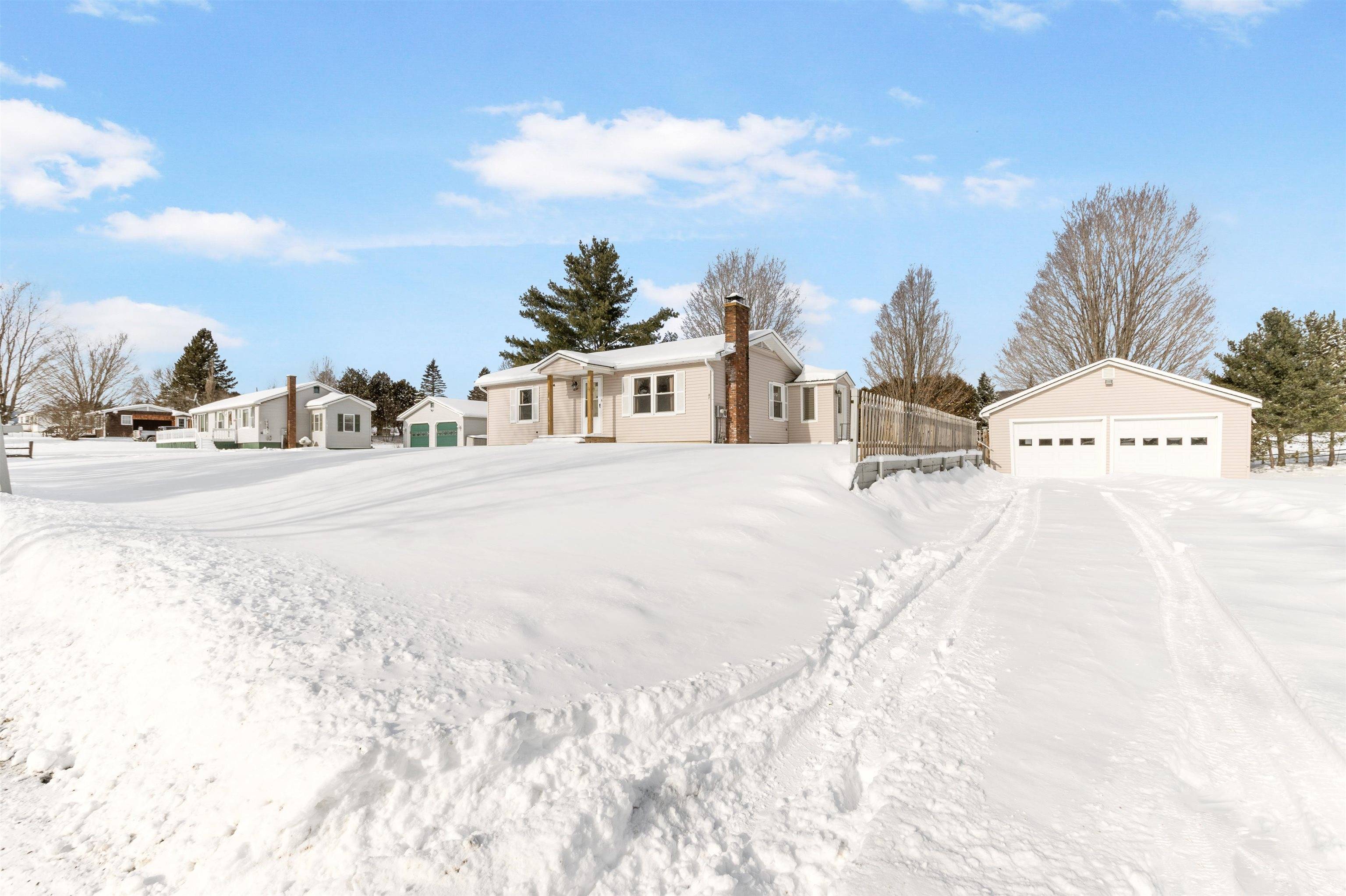Colebrook, NH 03576,47 Couture ST