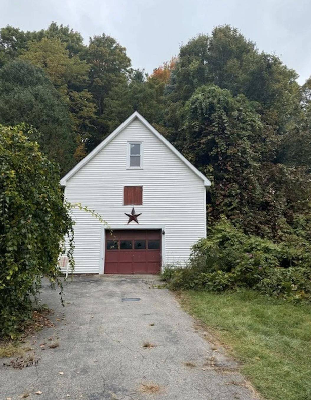 Hampton Falls, NH 03844,127 Kensington RD