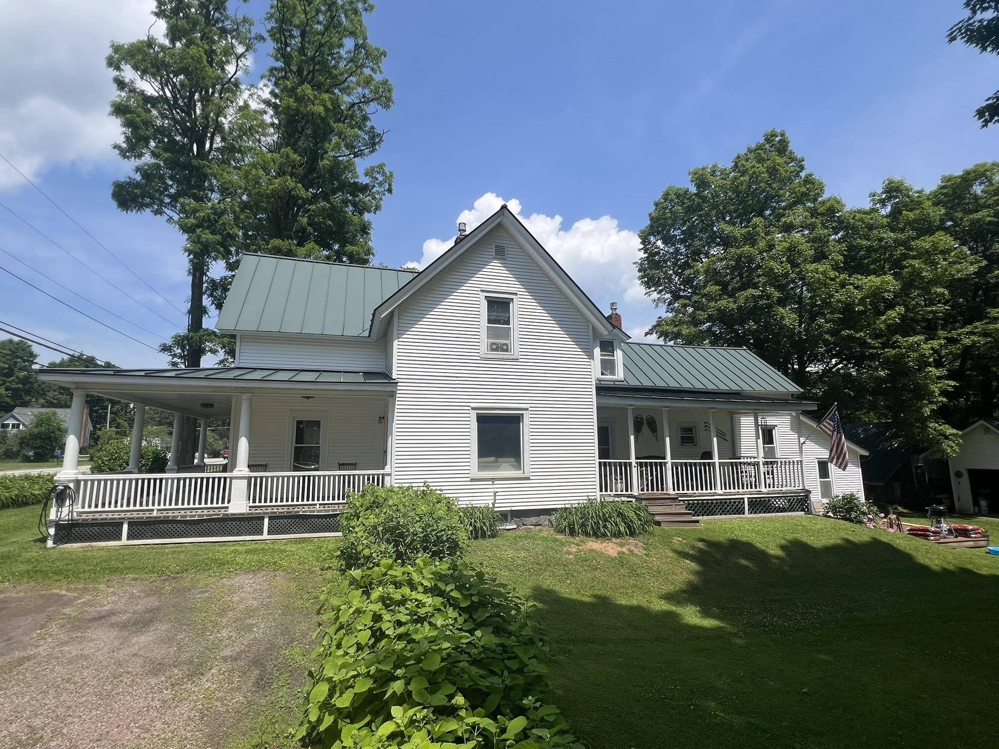 Jericho, VT 05465,376 Route 15