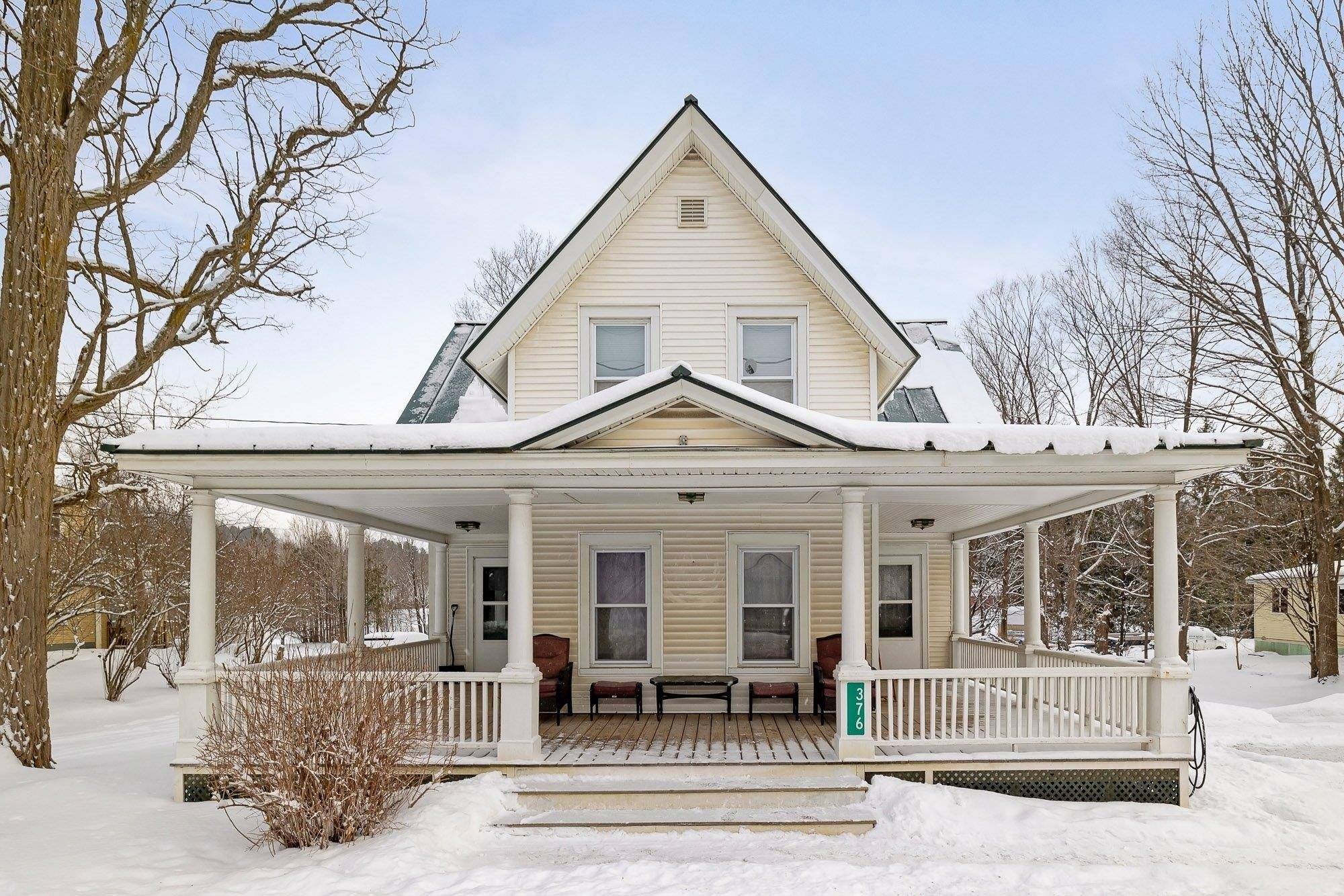 Jericho, VT 05465,376 Route 15