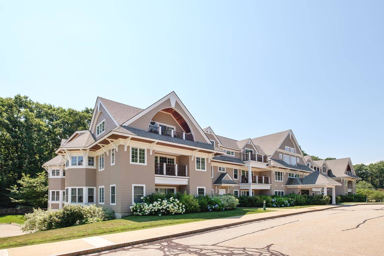 Kittery, ME 03904,100 Shepards Cove RD #F205 (akaC205)