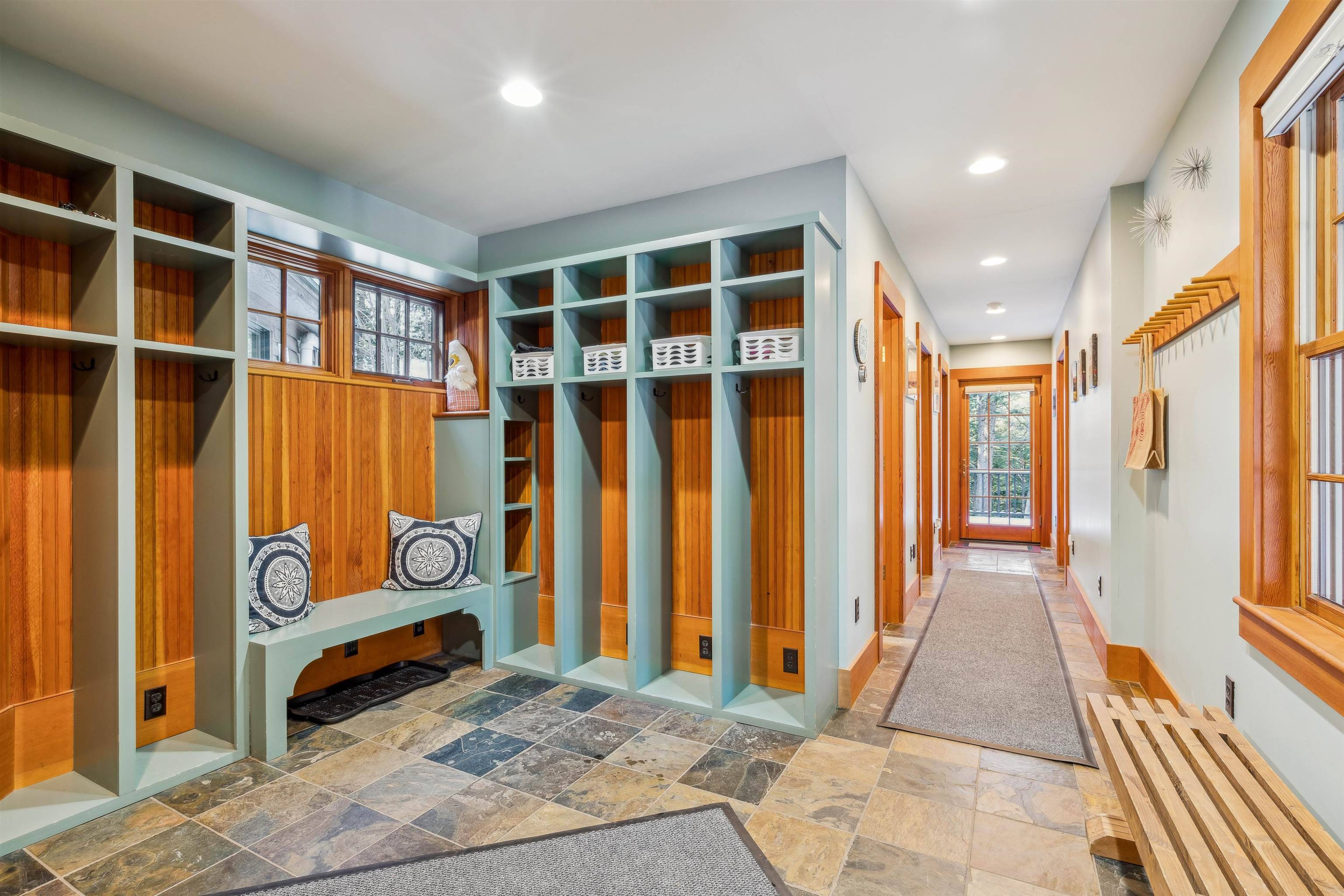West Windsor, VT 05037,384 Skyhawk LN